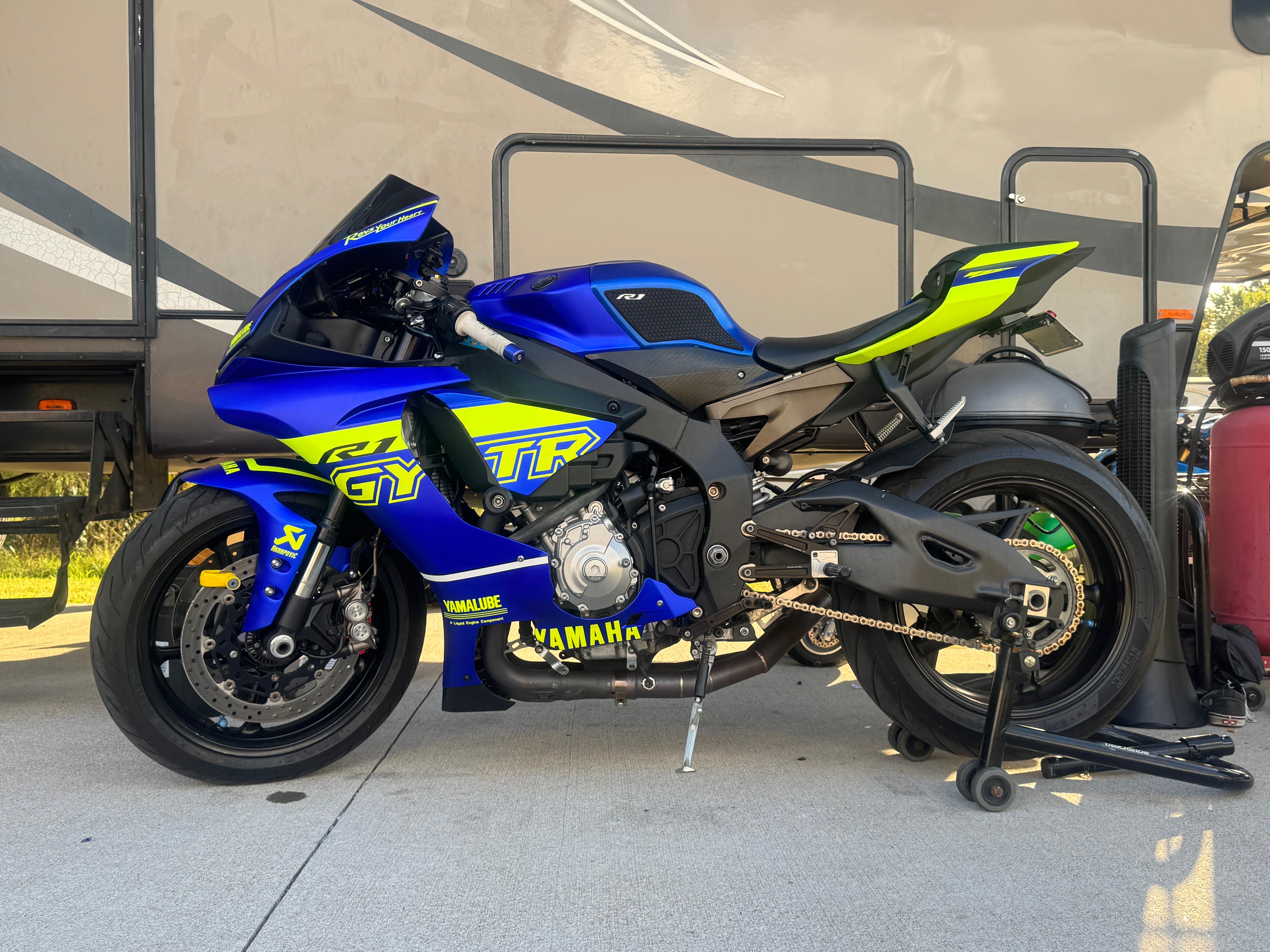 Before You Buy a Pre-Painted Yamaha R1 Fairing Kit: A Fitment-First Checklist