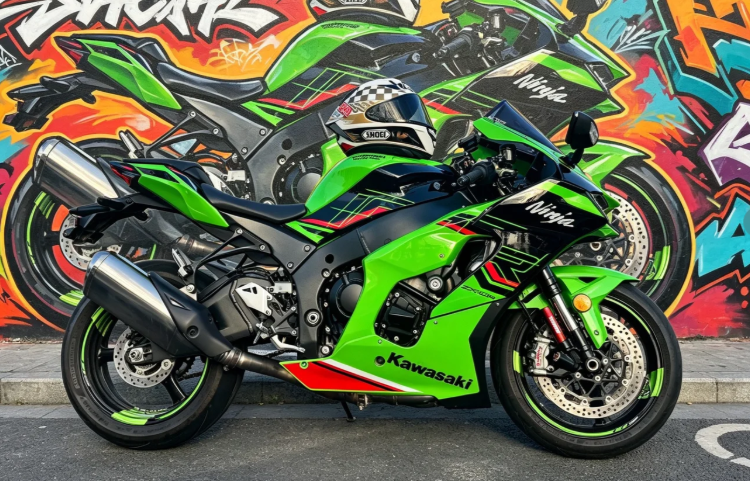 The Ultimate Buyer's Guide: How to Choose the Best Fairing Kit for Your Kawasaki ZX10R (2026 Edition)