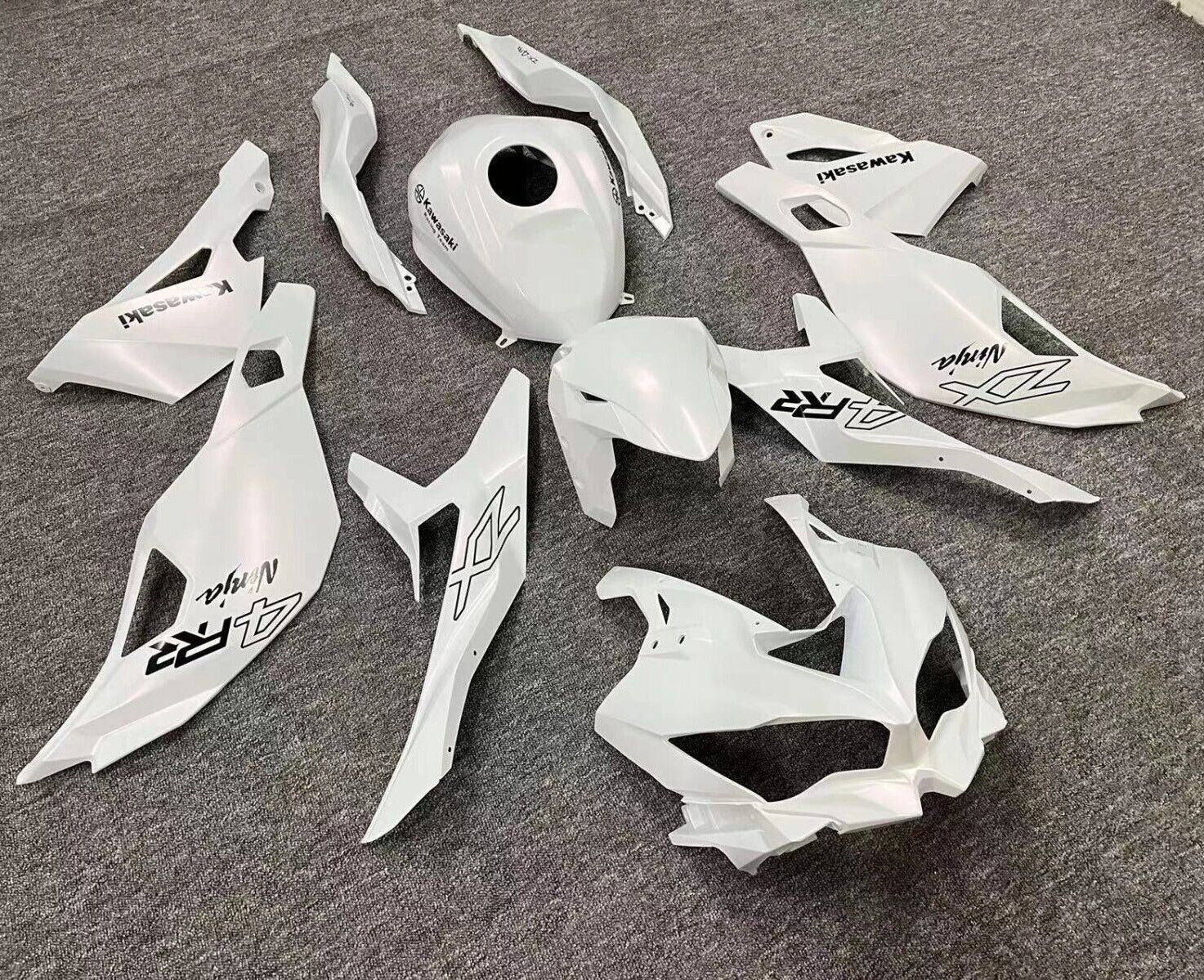 Amotopart 2019-2024 Kawasaki Ninja ZX25R ZX4R ZX4RR Kit de carenado blanco perla y logotipo