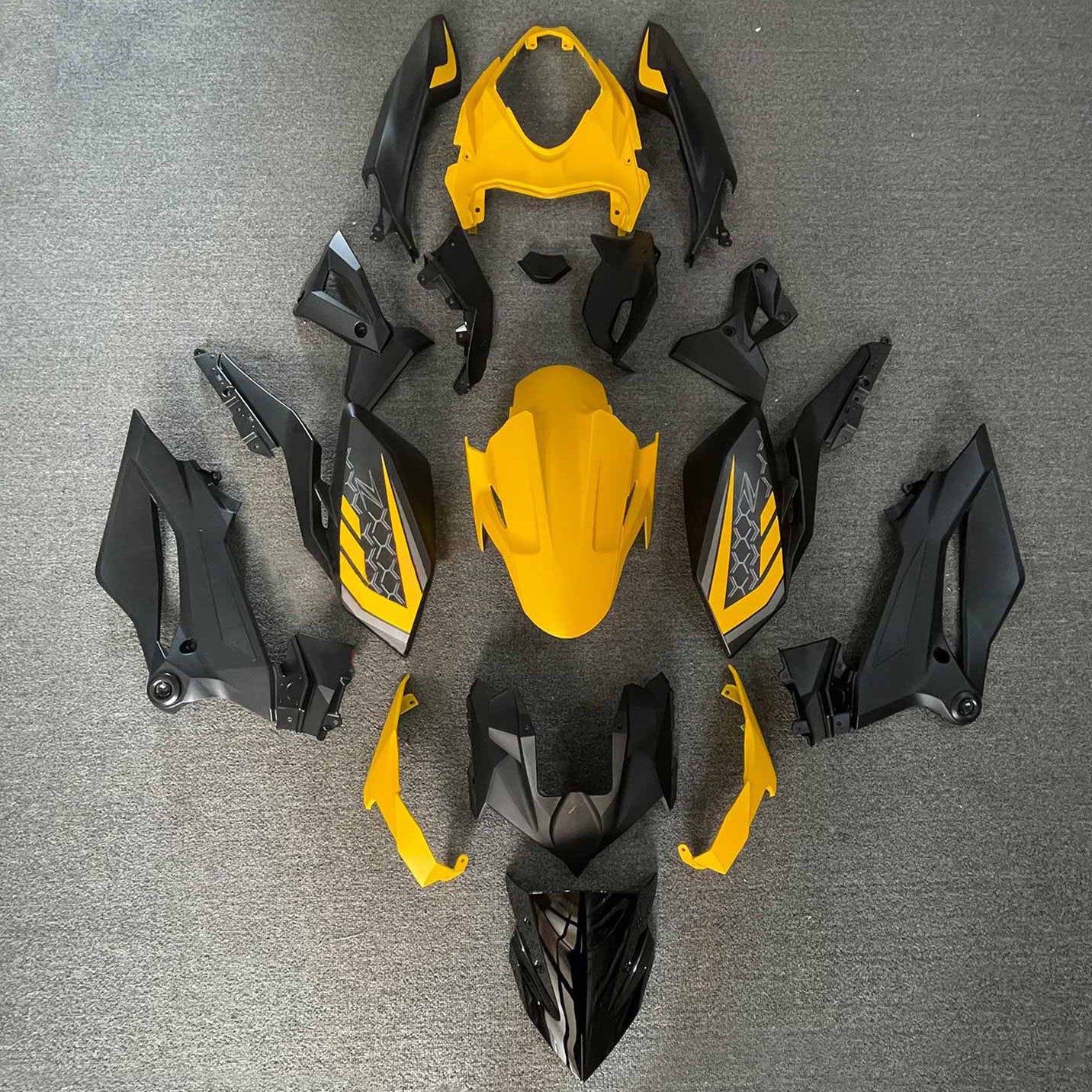 Amotopart 2018-2024 Z400 Kawasaki Black Yellow Style2 Fairing Kit