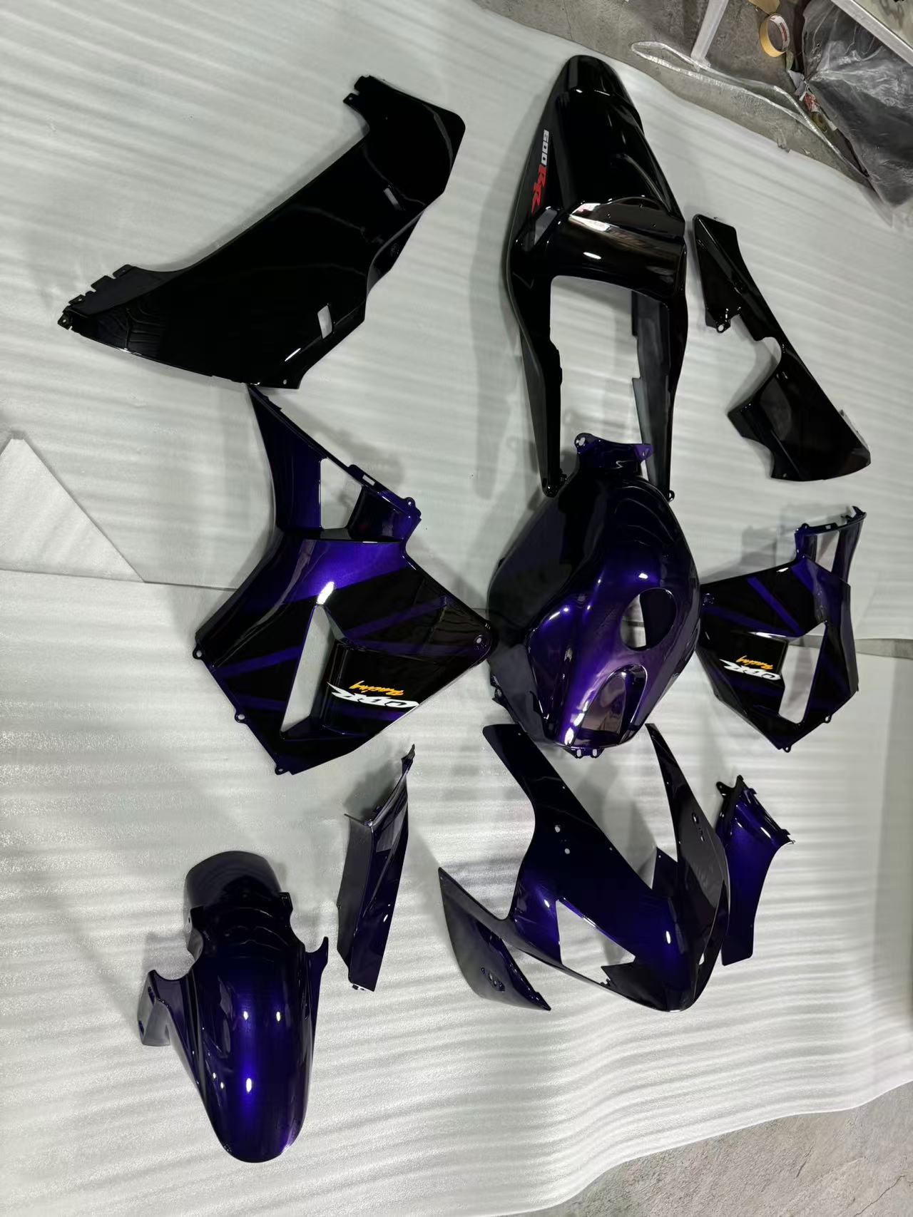 Amotopart 2003-2004 Honda CBR600rr Kit de carénage noir violet