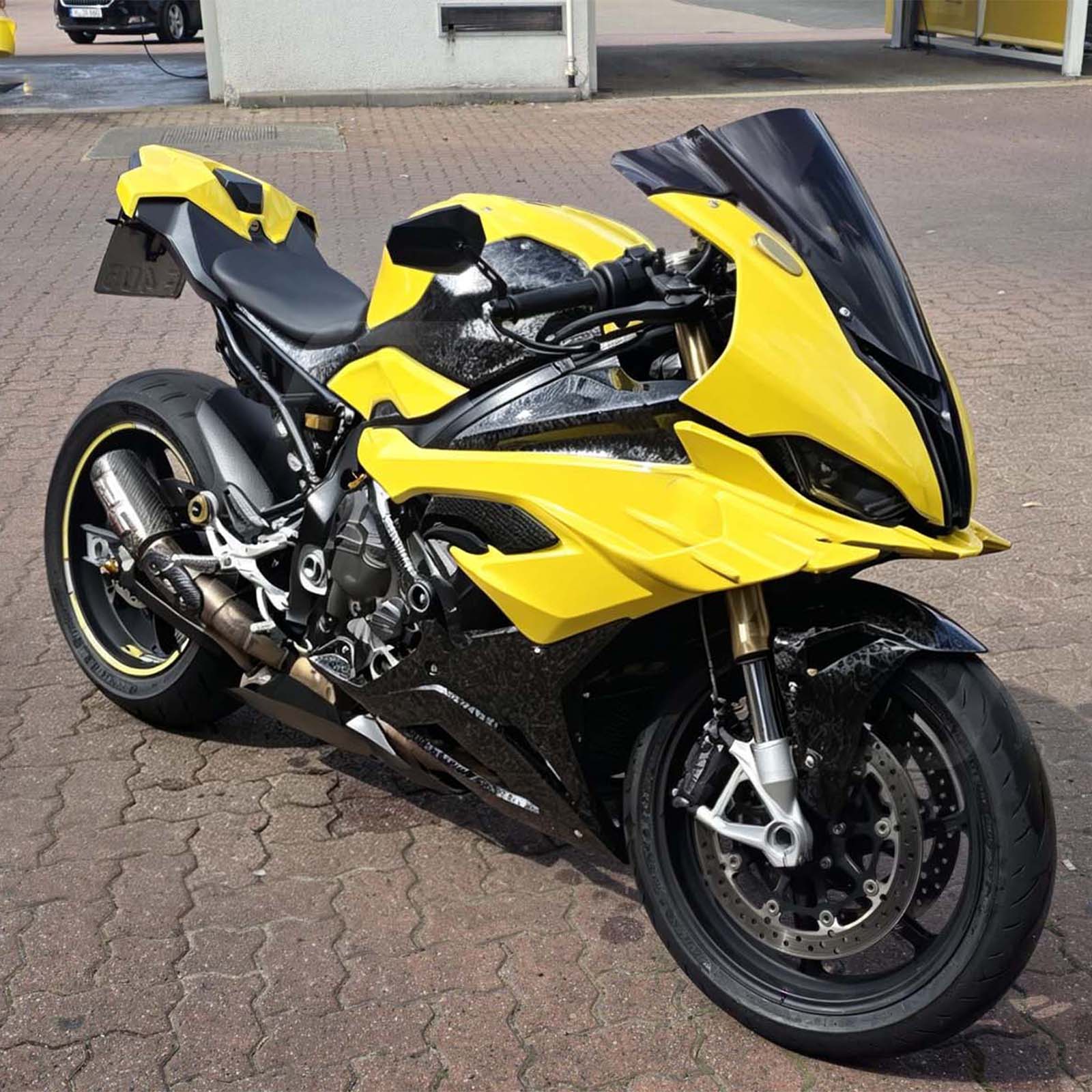 Amotopart 2023-2024 BMW S1000RR Black Yellow Forged Carbon Fiber Pattern Fairing Kit