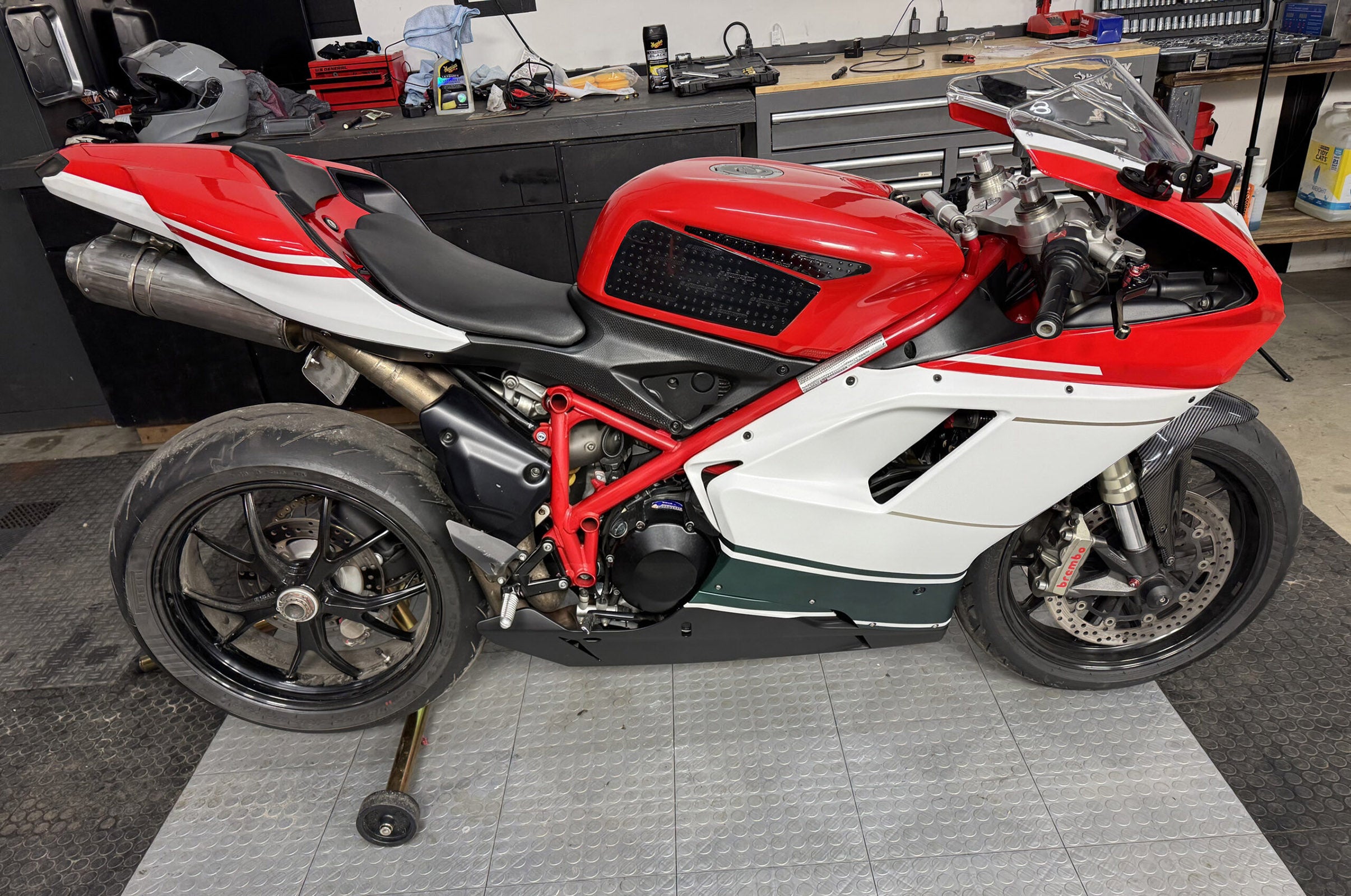 Amotopart 2007-2011 Ducati 1098 1198 848 Silver Red Black Carbon Fiber Pattern Fairing Kit