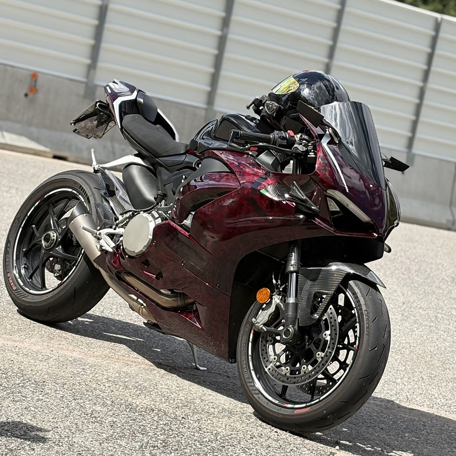 Amotopart 2020-2024 Ducati Panigale V2 Red Black Forged Carbon Fiber Pattern Fairing Kit