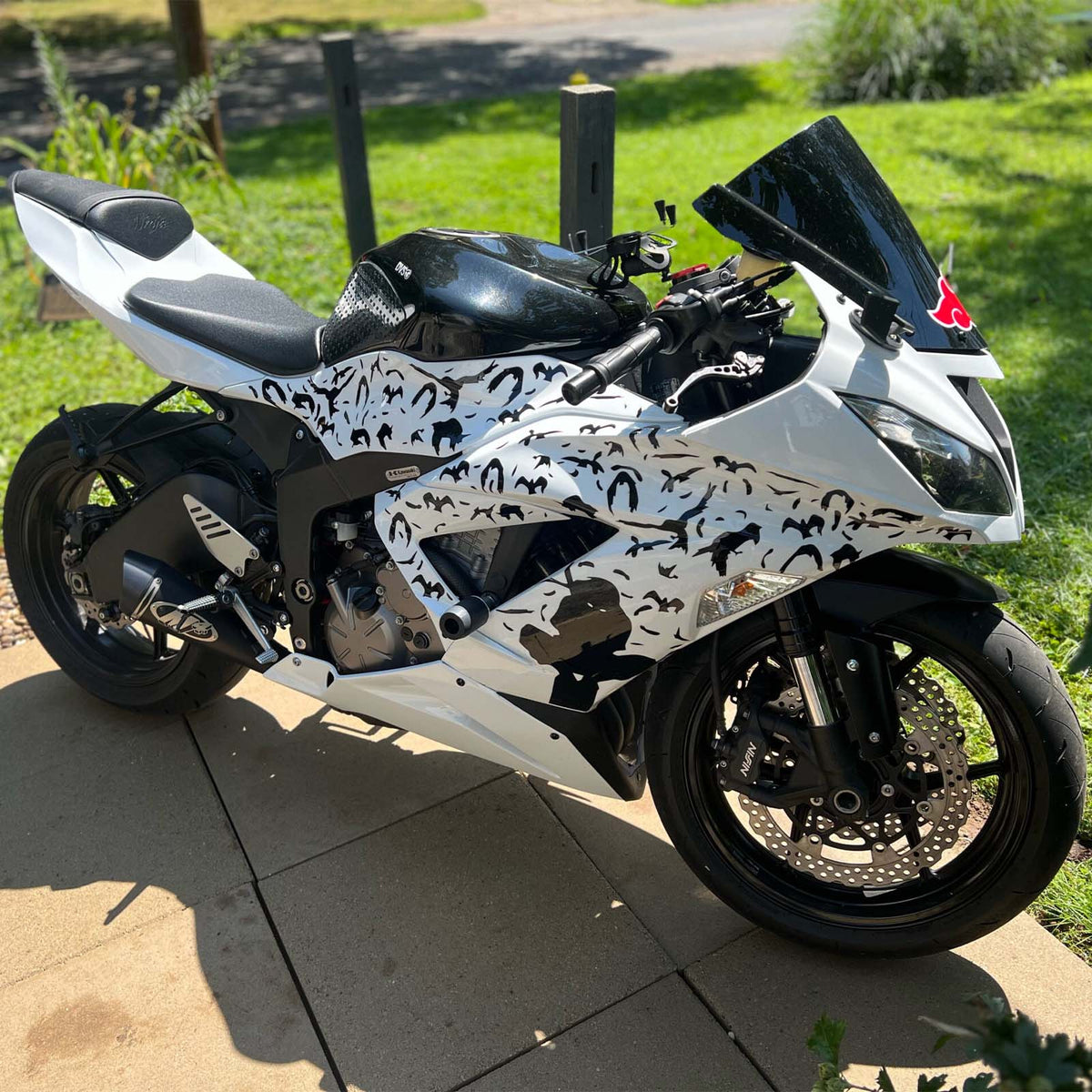 Amotopart 2013-2018 Kawasaki ZX6R 636 White Black Fairing Kit