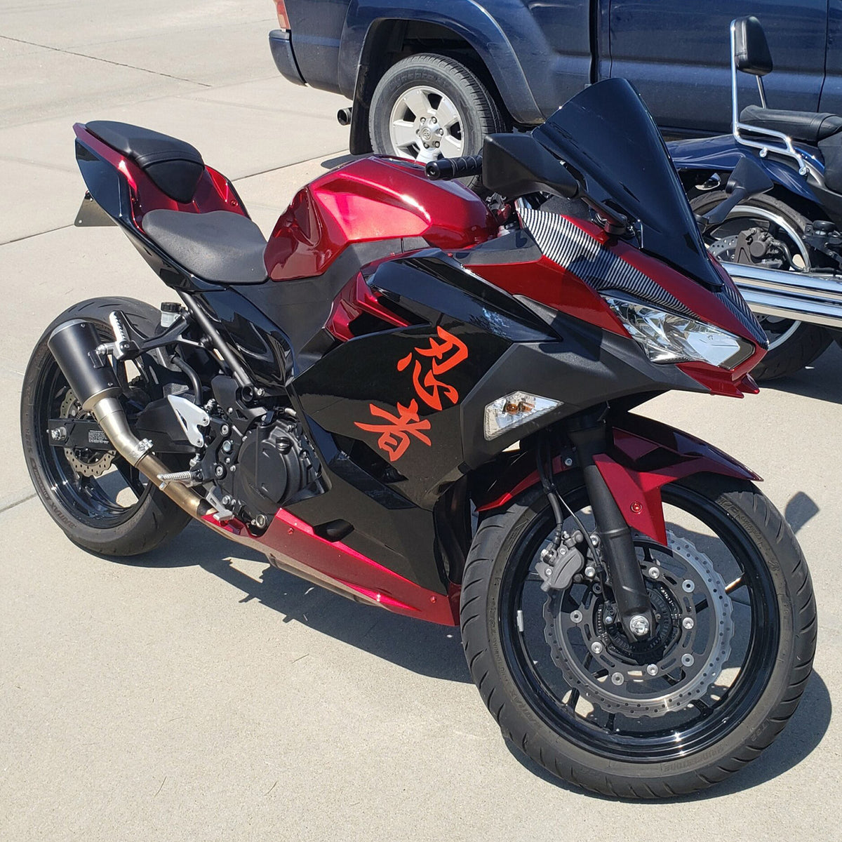 Amotopart 2018-2024 Kawasaki EX400 Ninja400 Red Black Carbon Fiber Pattern Fairing Kit