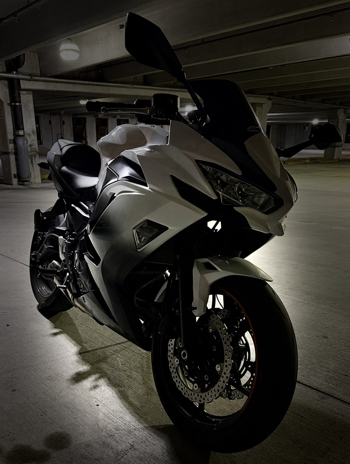 Amotopart 2020–2026 Kawasaki ER-6F Ninja650 Weiß Schwarz Verkleidungsset