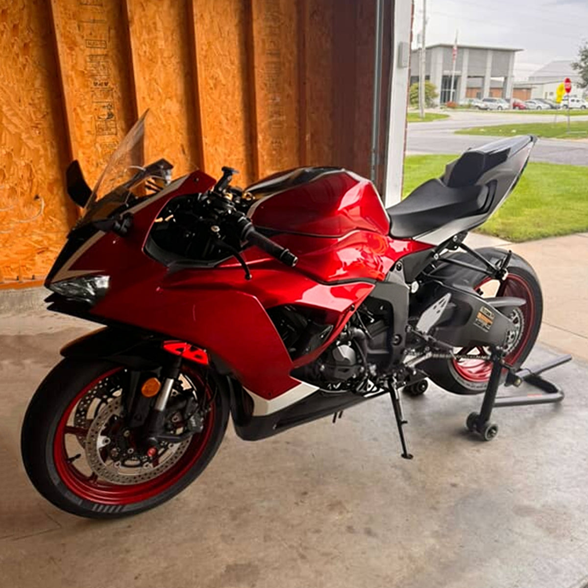 Zestaw owiewek Amotopart 2024-2026 Kawasaki ZX-6R czerwono-czarno-biały