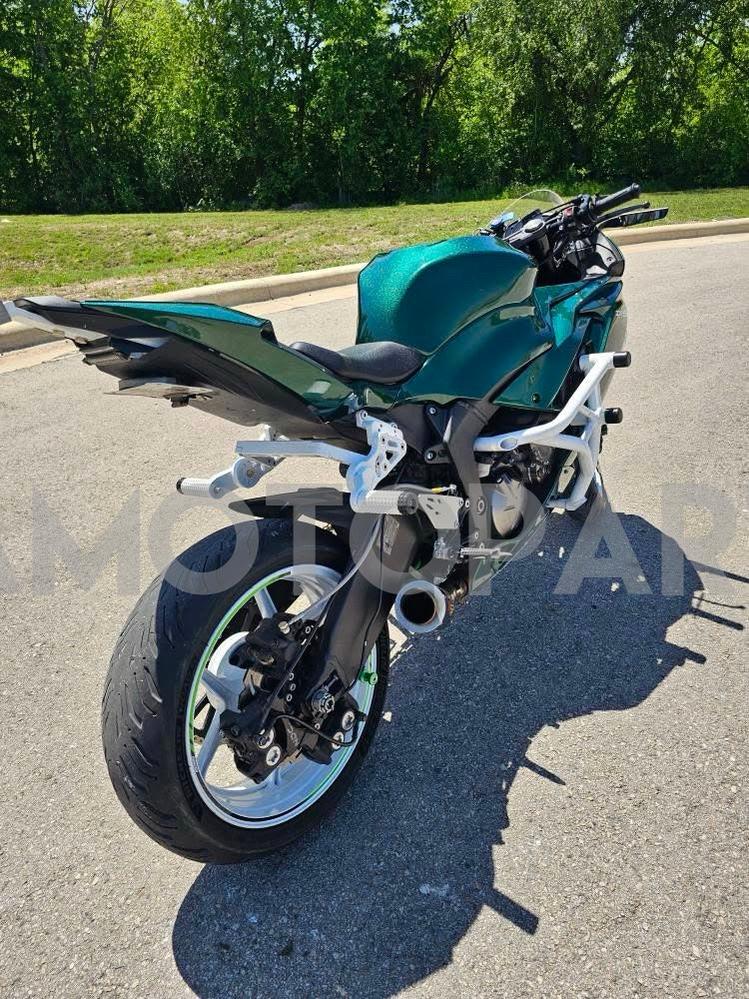 Amotopart 2019-2023 Kawasaki ZX6R Green Fairing Kit