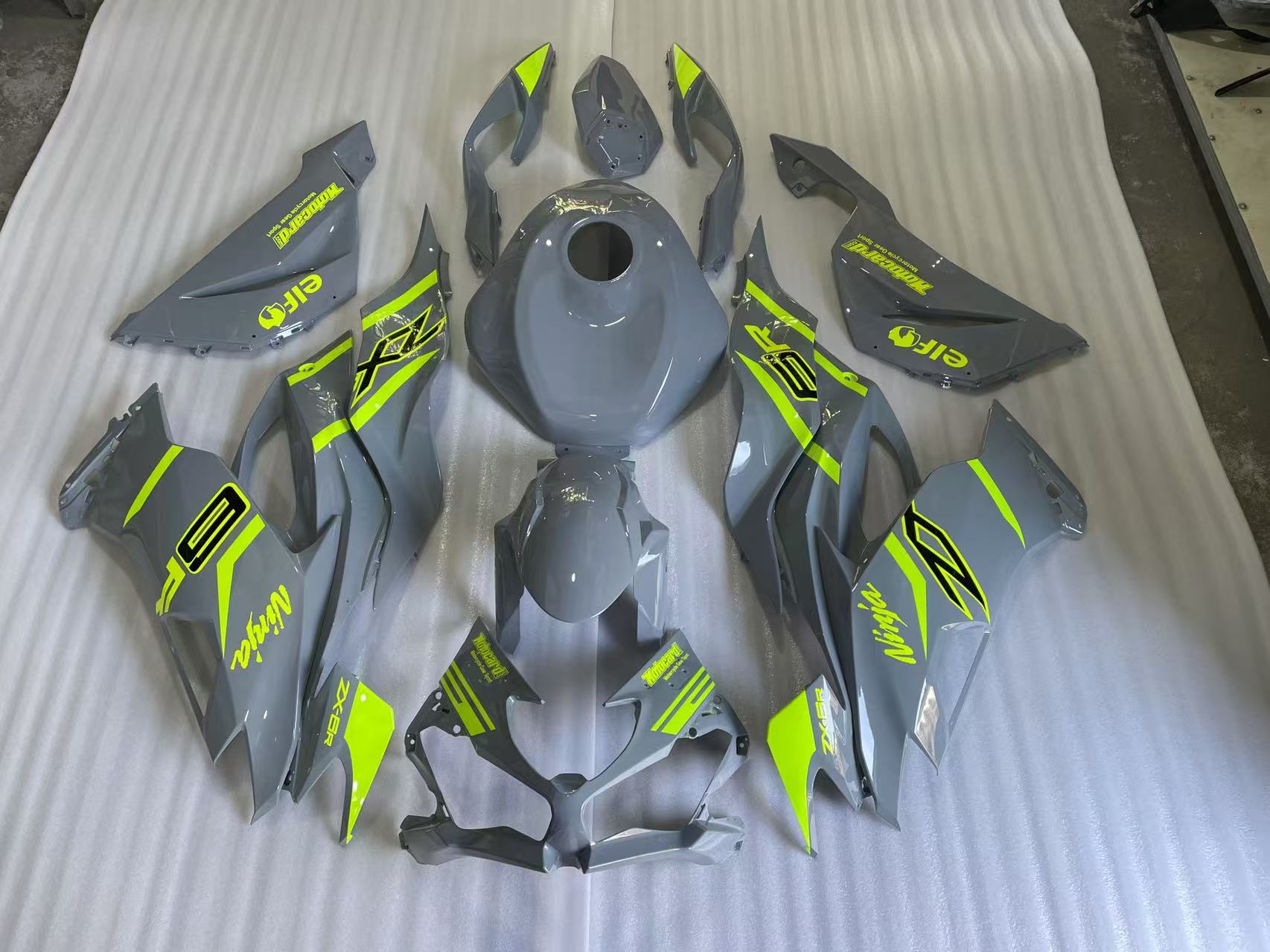 Amotopart 2019-2023 Kawasaki ZX6R Grey Yellow Fairing Kit