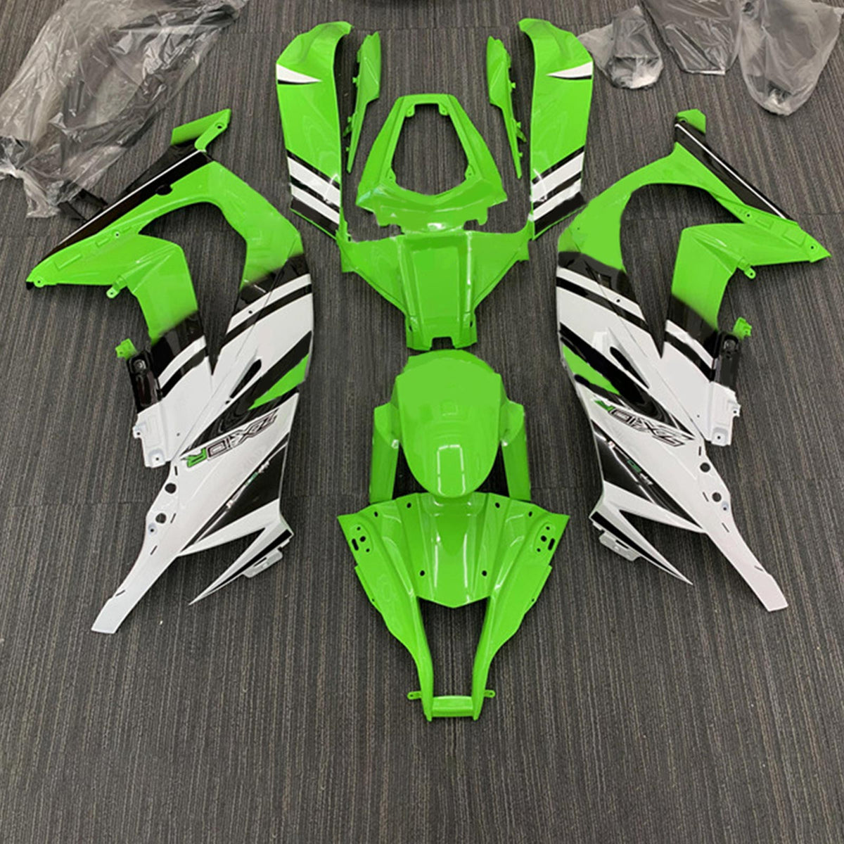 Amotopart 2011-2015 Kawasaki ZX10R Kit de carenado verde y blanco