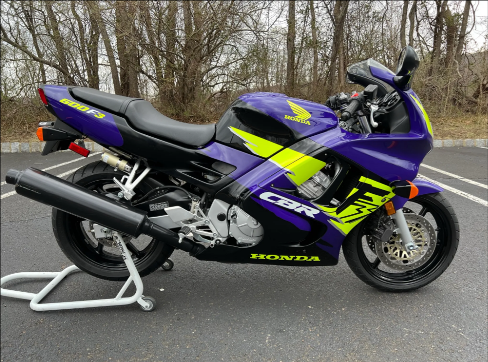 Amotopart 1995-1996 Honda CBR600 F3 Kit de carénage jaune et violet