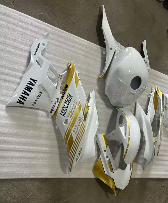 Amotopart Yamaha 2019-2021 YZF R3/YZF R25 Gold White Fairing Kit