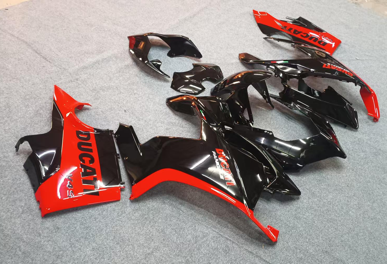 Amotopart Ducati 2018-2019 Panigale V4 V4s White Red Black Fairing Kit