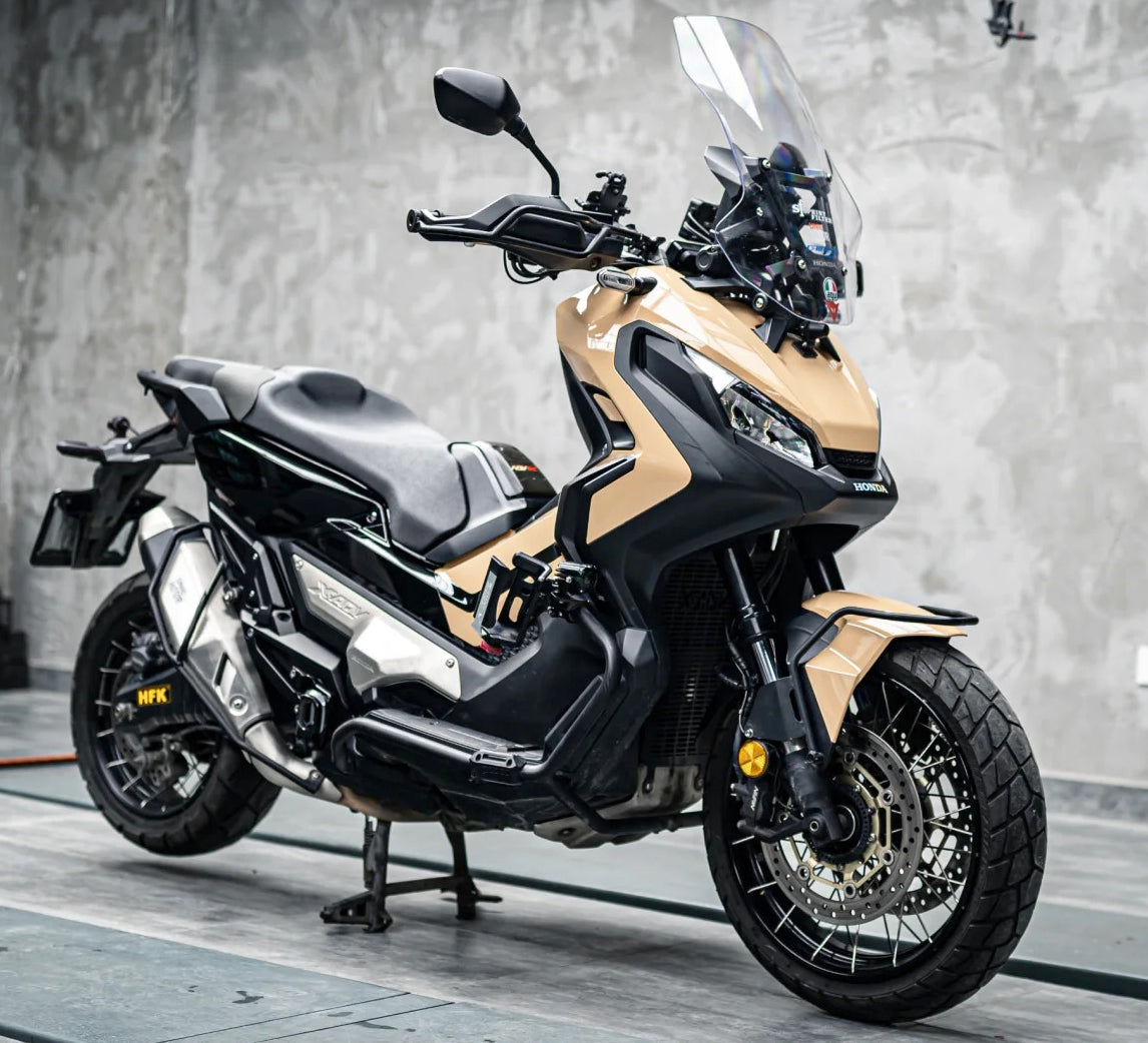 Amotopart Verkleidungssatz für Honda XADV750, glänzend schwarz, warmbeige, 2017–2020