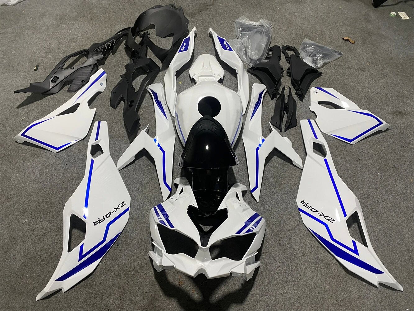 Amotopart 2019-2024 Kawasaki Ninja ZX25R ZX4R ZX4RR Black White Fairing Kit