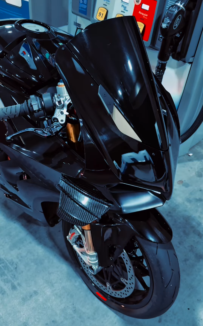 Amotopart Ducati 22-24 Panigale V4 V4S Glossy Black Fearing Kit