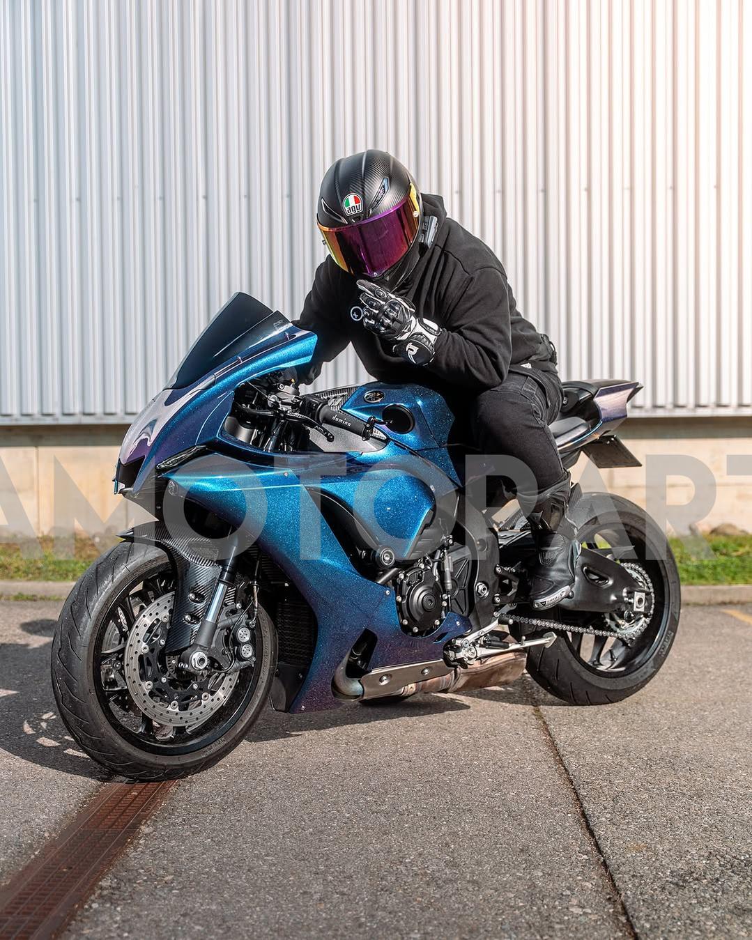 Amotopart 2020-2025 Yamaha YZF R1 Gradient Blue Purple Fairing Kit