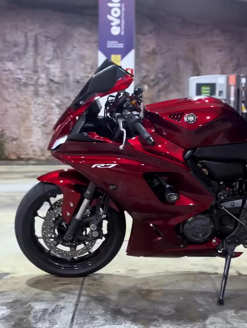 Amotopart 2021-2025 Yamaha YZF-R7 Gloss Red Fairing Kit
