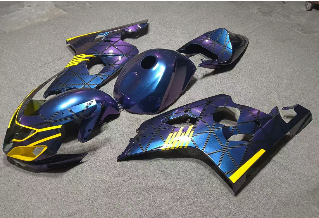 Amotopart 2004-2005 GSXR 600/750 Suzuki Carbon Fiber & Gradient Purple Blue Chromatic Thunder Fairing Kit