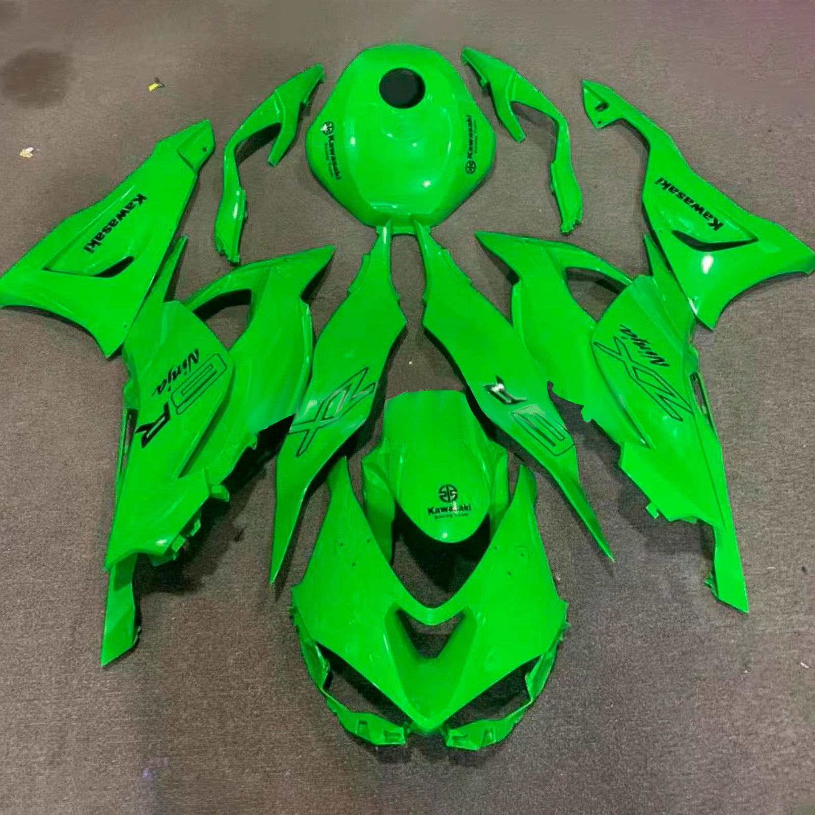 Amotopart 2024-2025 Kawasaki ZX-6R Green Black Fairing Kit