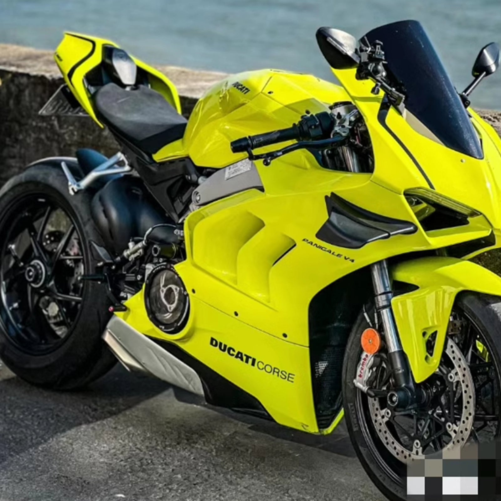 Amotopart Ducati Panigale 20-21 V4 V4S & 21-22 V4SP & 19-22 V4R Black Light Yellow Fairing Kit