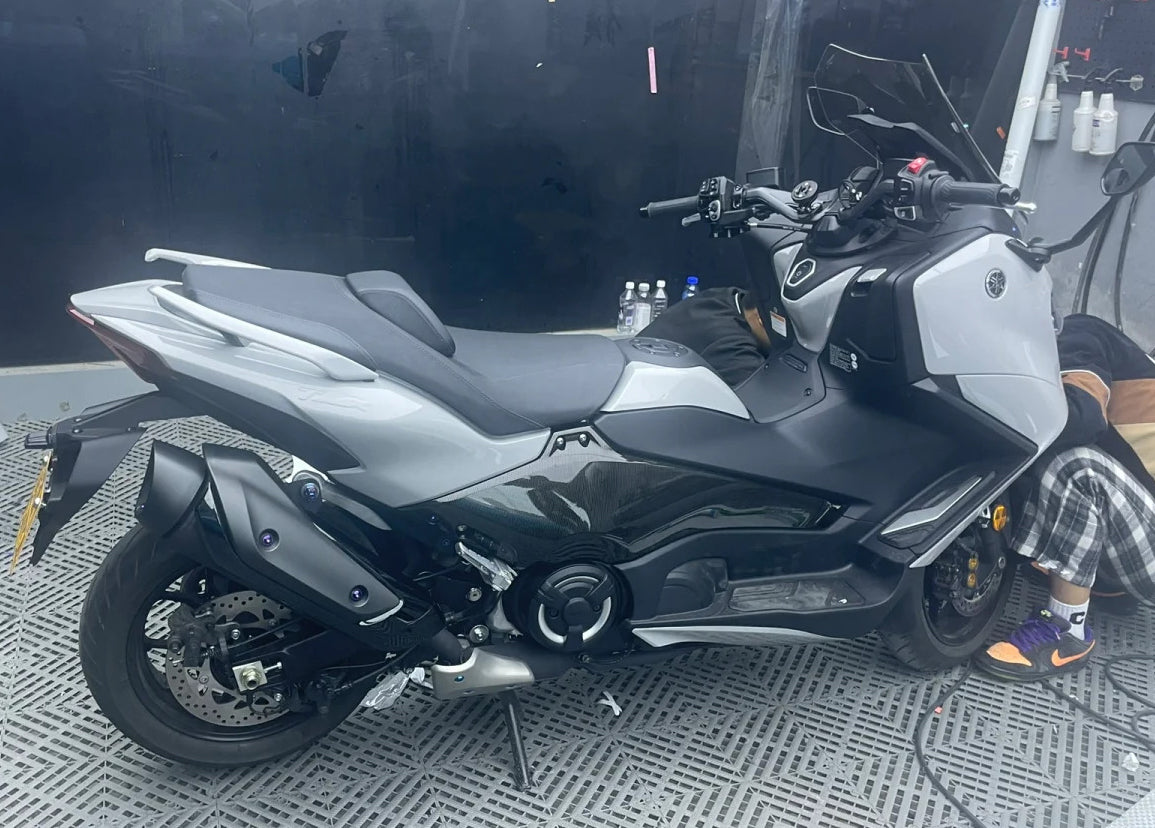 Kit carena Amotopart 2022-2024 Yamaha TMAX560 nero lucido bianco grigio