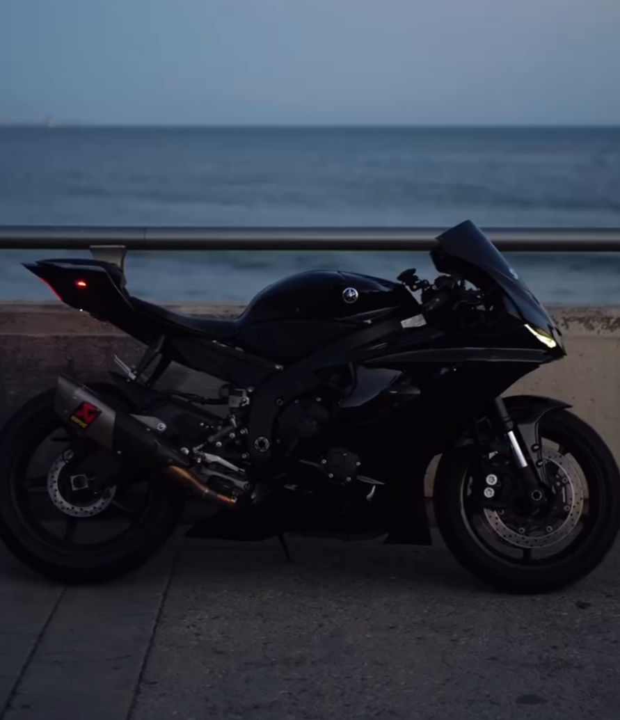 Amotopart Yamaha YZF-R6 2017-2023 Glossy Black Fairing Kit