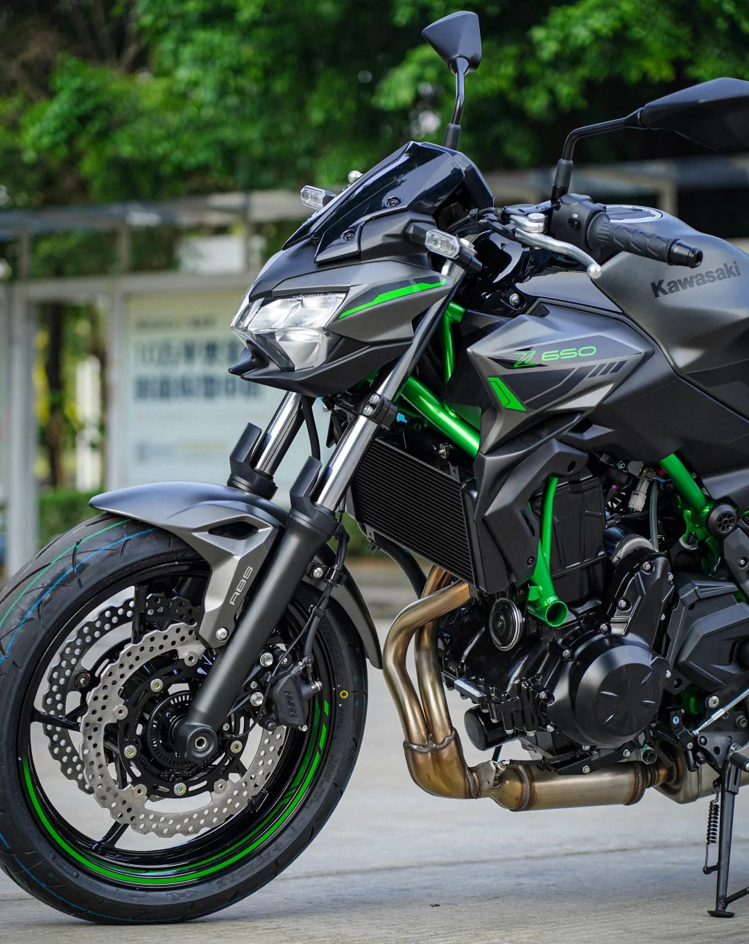 Amotopart 2020-2023 Kawasaki Z650 Kit carenatura nero verde