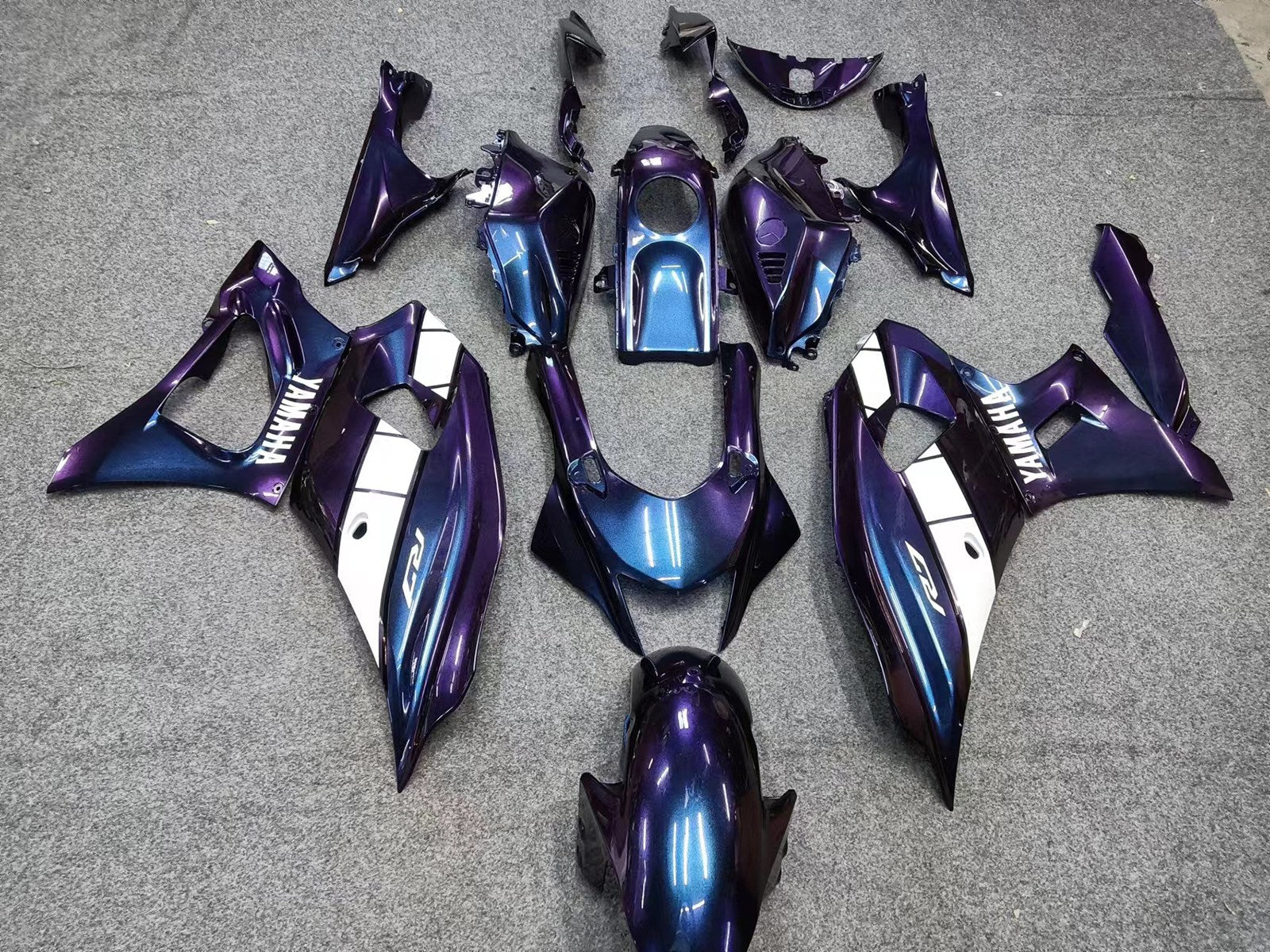 Amotopart 2021-2024 Yamaha YZF-R7 Kit de carénage dégradé bleu et violet Style1