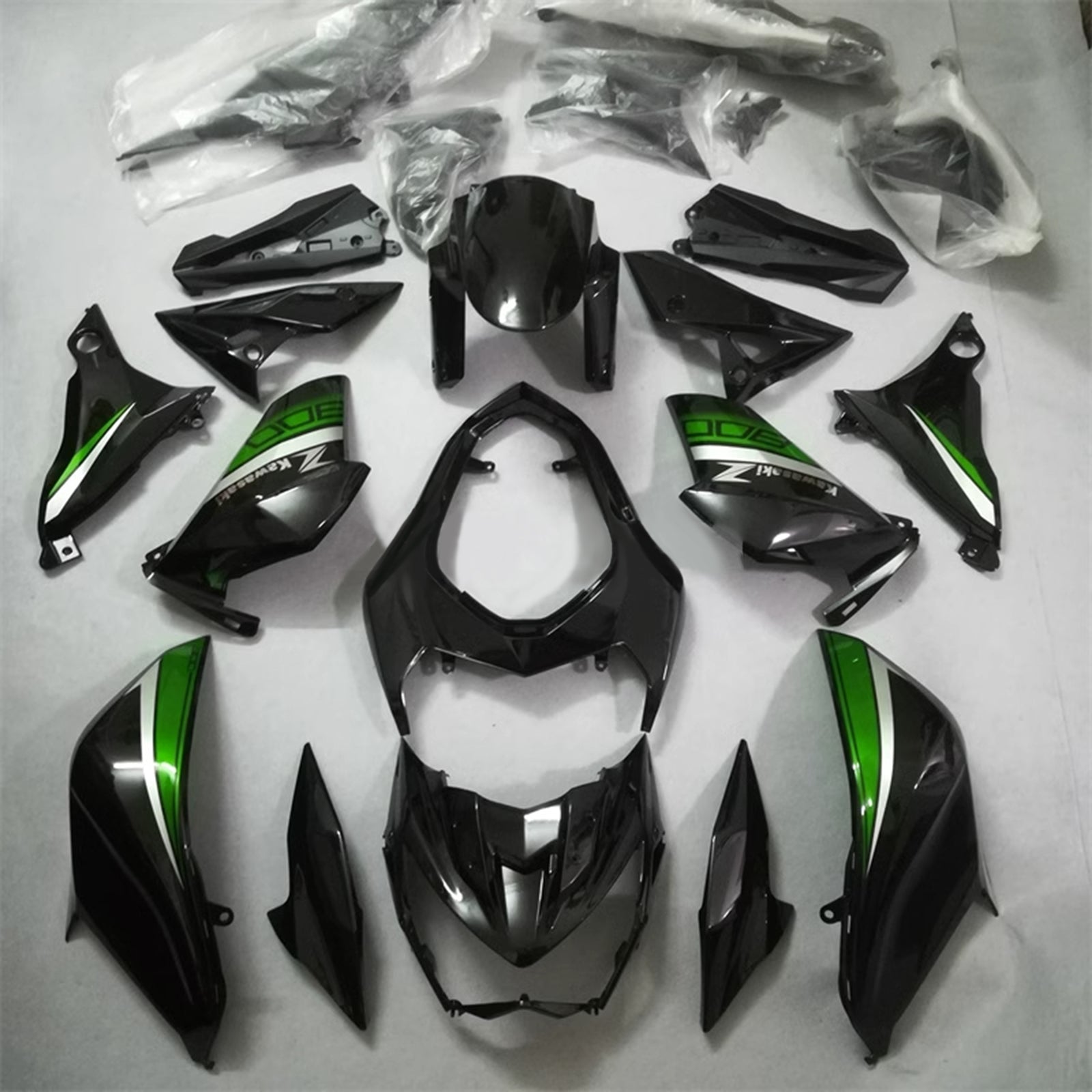 Amotopart 2013-2018 Kawasaki Z800 Green&Black Fairing Kit