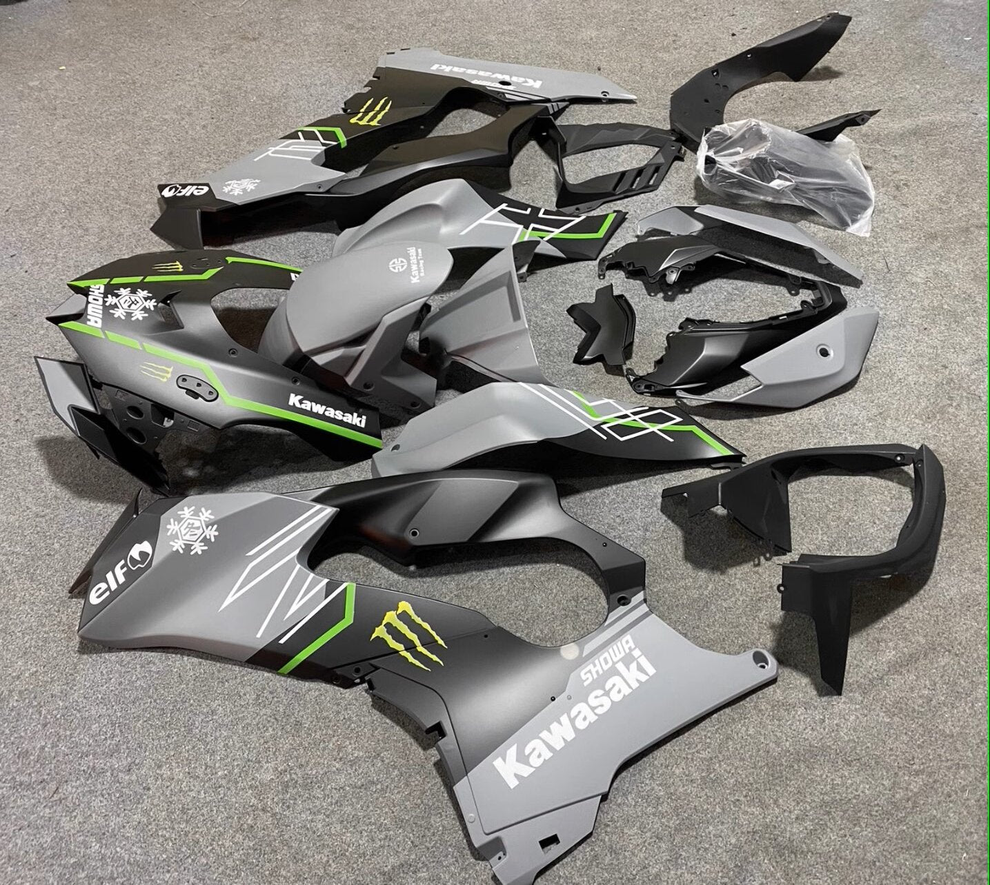 Amotopart 2021-2024 Kawasaki ZX 10RR ZX 10R Black Grey Green Fairing Kit