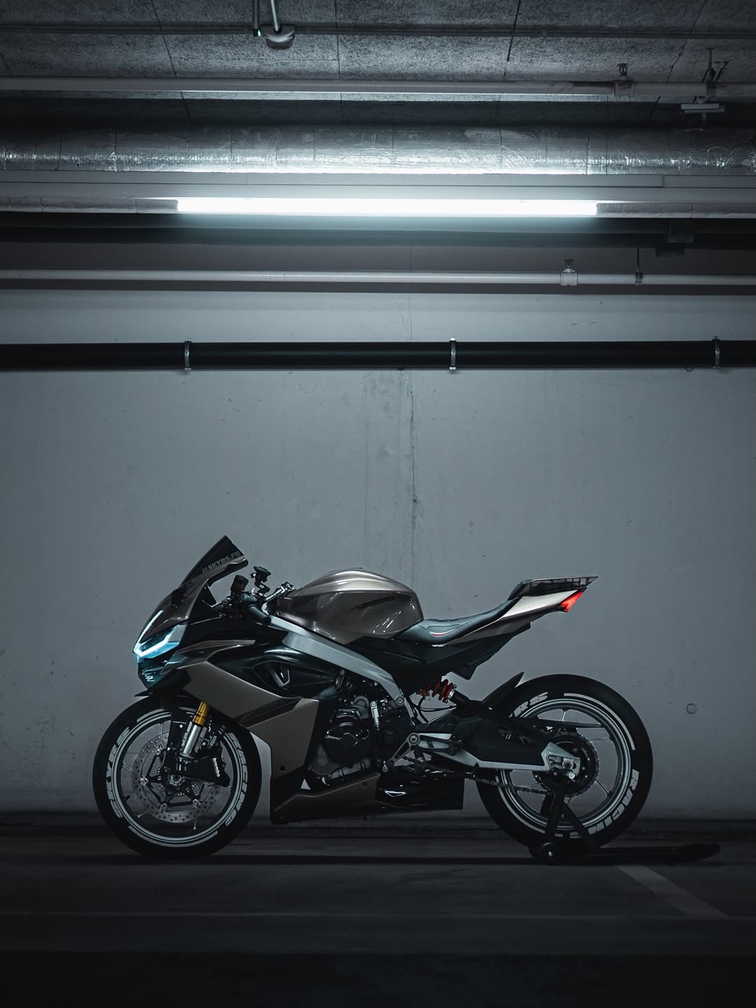 Kit carena Amotopart Aprilia 2020-2024 RS660 logo bianco