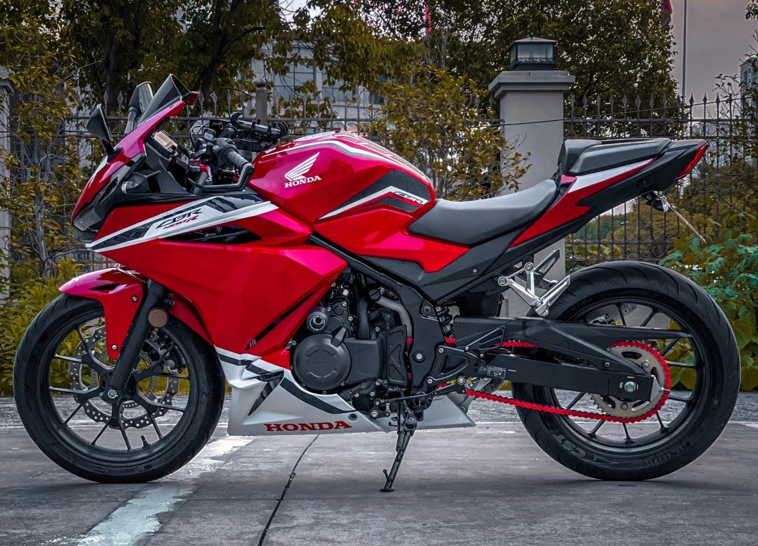 Kit de carenado Amotopart 2022 CBR400R Honda rojo y blanco