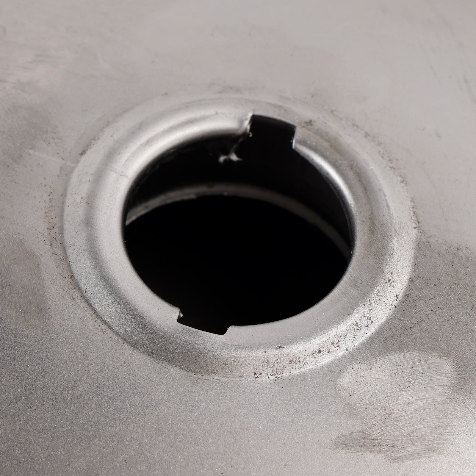 Motorcycle non peint Réservoir de gaz à carburant pour CFMOTO Mandrill Cafe Racer 2,4 gallons 9L