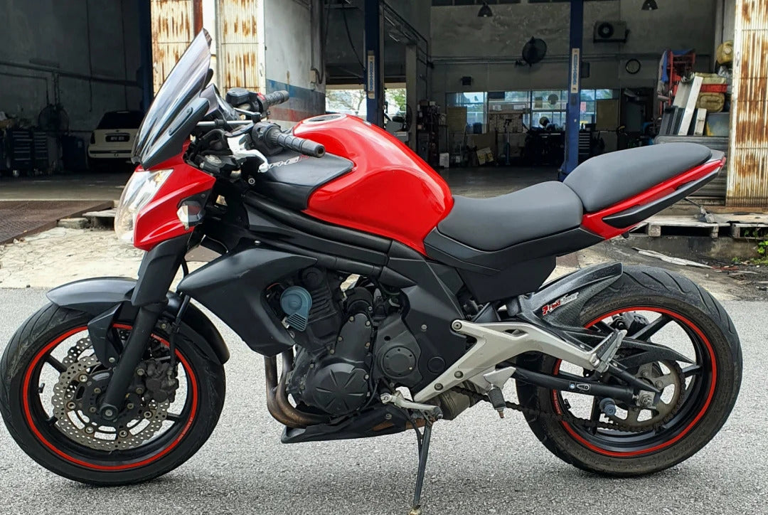 Amotopart Verkleidungssatz für Kawasaki ER-6N 2012–2016, Schwarz/Rot