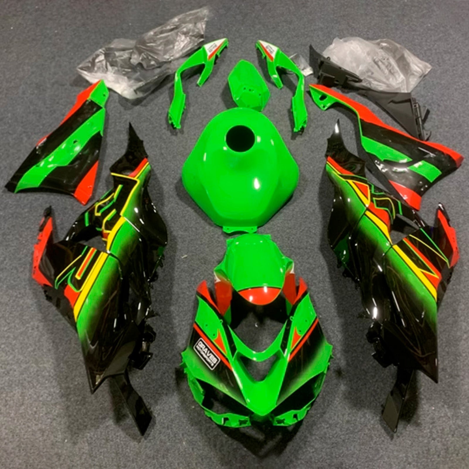 Amotopart 2024-2025 Kawasaki ZX-6R Green Black Red Fairing Kit