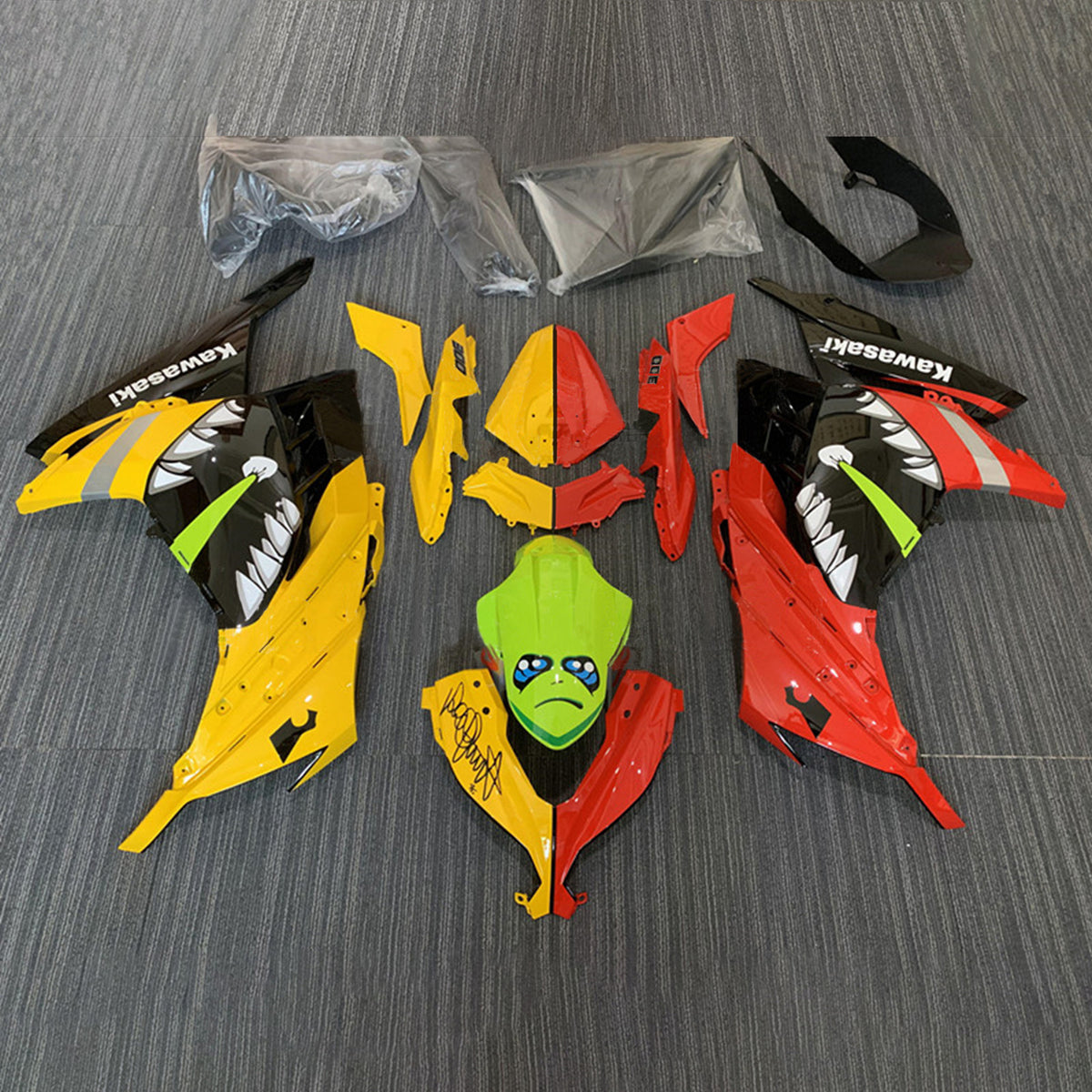 Amotopart 2013-2024 Kawasaki EX300/Ninja 300 Monster Kit de carénage rouge et jaune