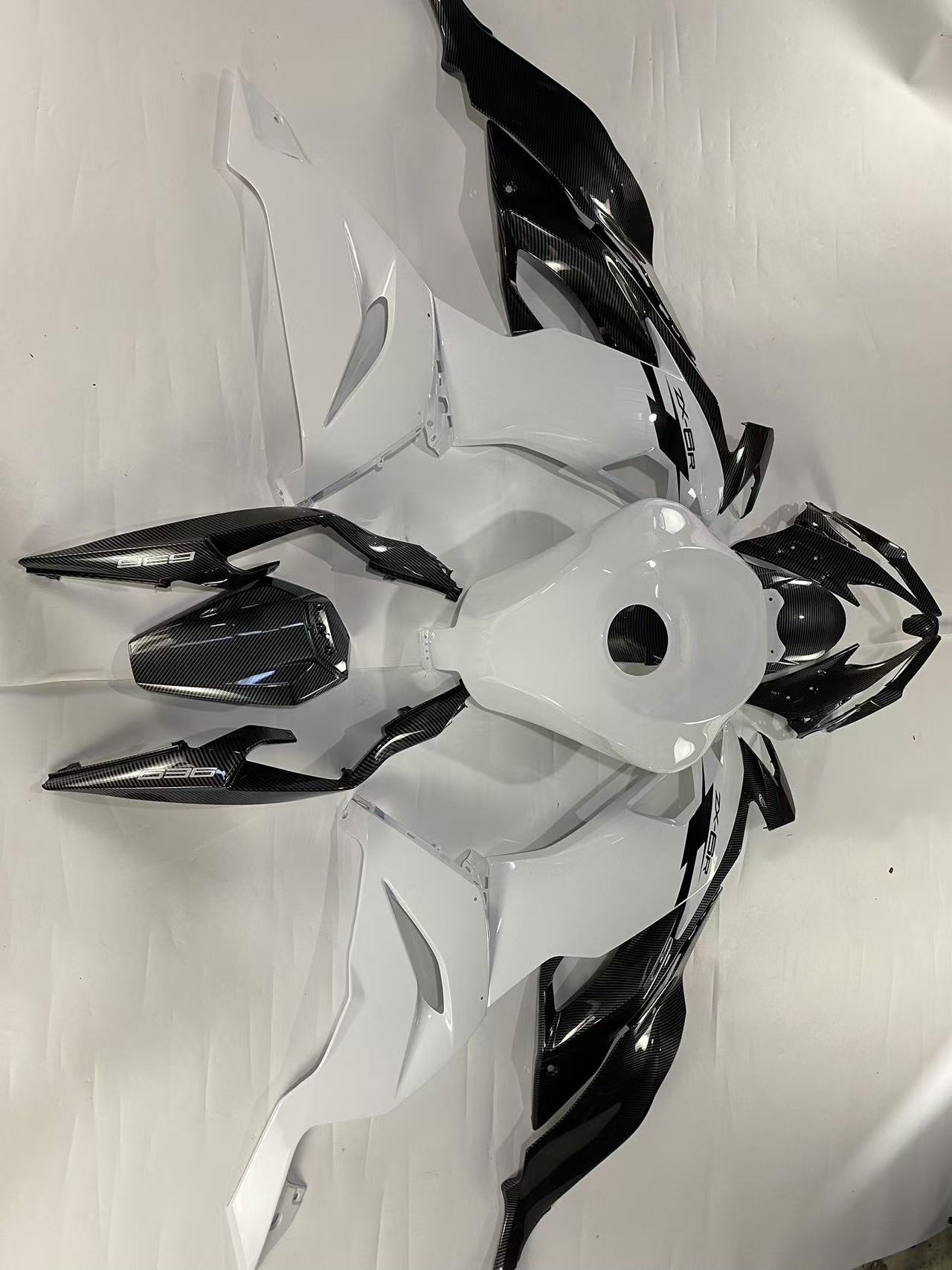 Amotopart 2019-2023 Kawasaki ZX6R Carbon Fiber White Fairing Kit