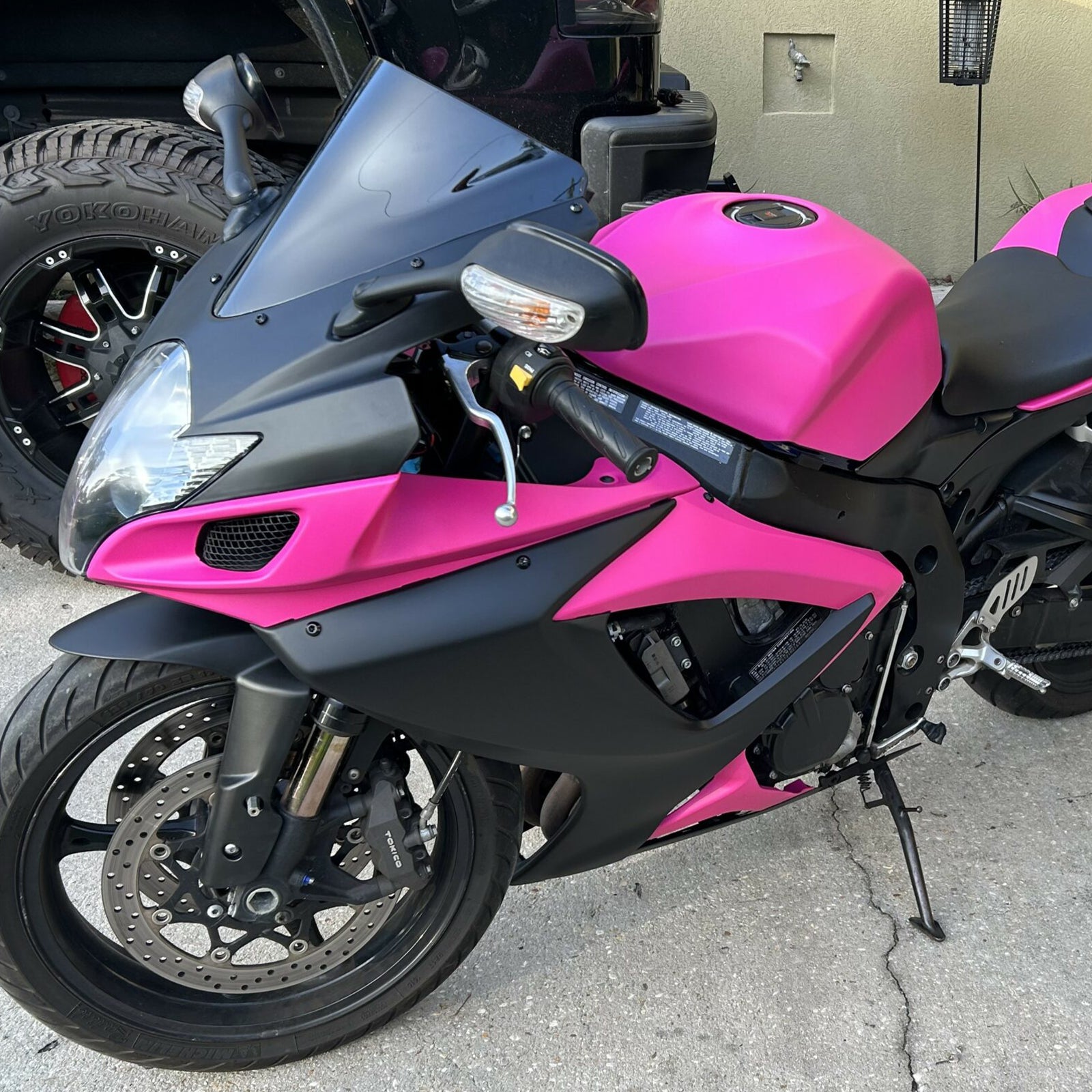 Amotopart 2006-2007 Suzuki GSXR 600/750 Pink Matte Black Fairing Kit