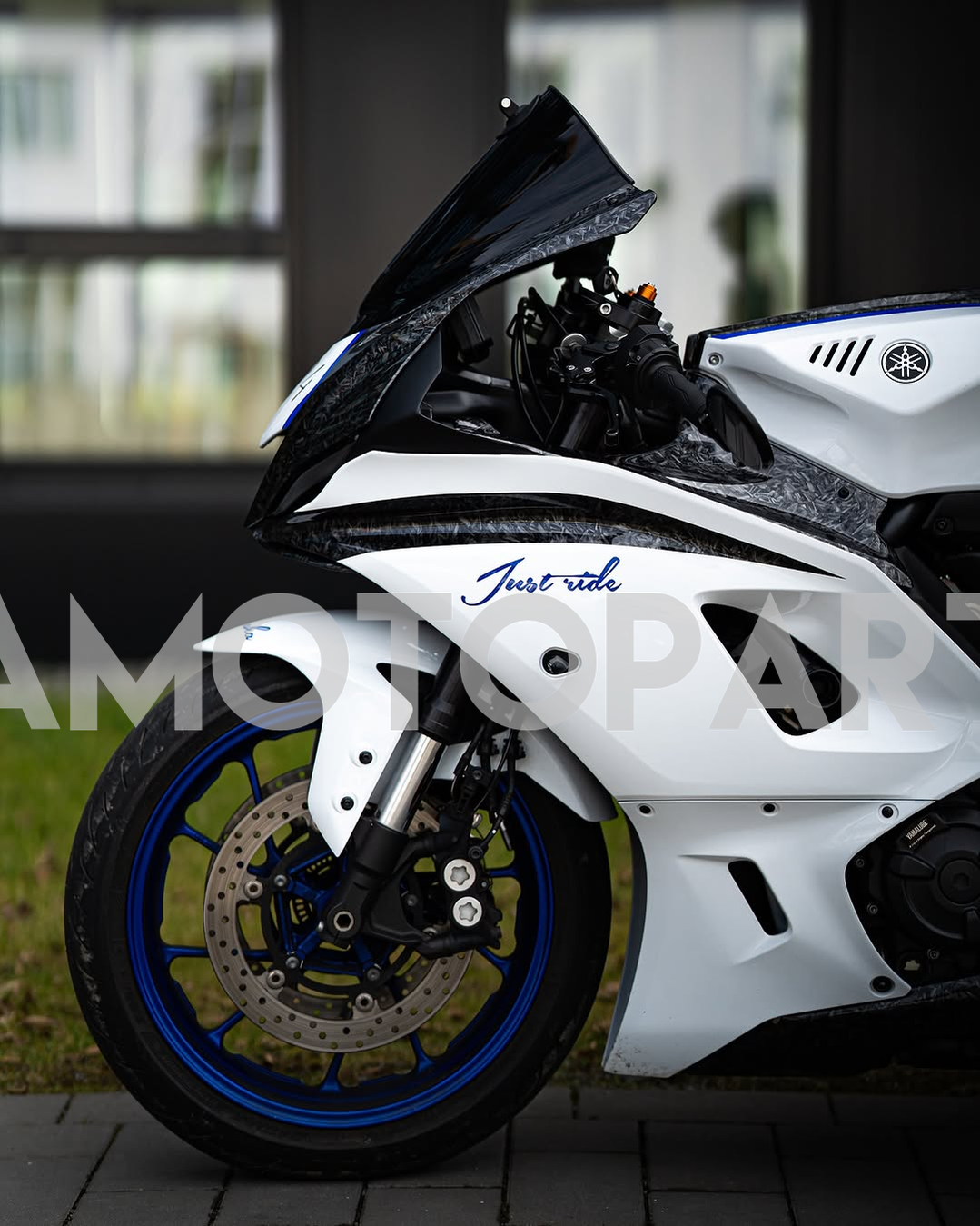 Amotopart 2021-2025 Yamaha YZF-R7 White Blue & Forged Carbon Fiber Fairing Kit