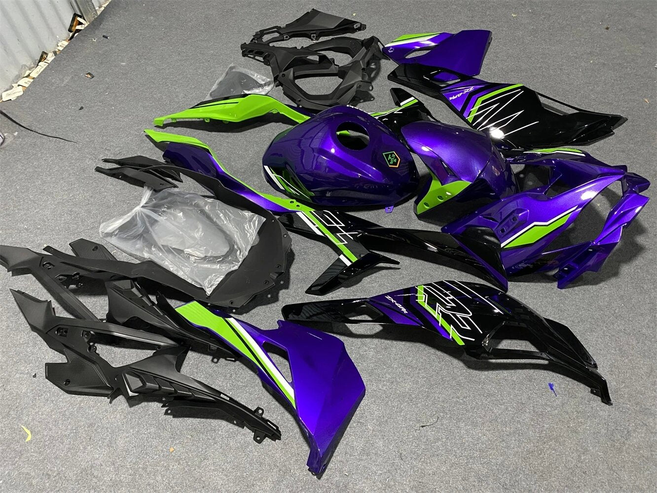 Amotopart 2019-2024 Kawasaki Ninja ZX25R ZX4R ZX4RR Schwarz Blau Grün Verkleidungssatz