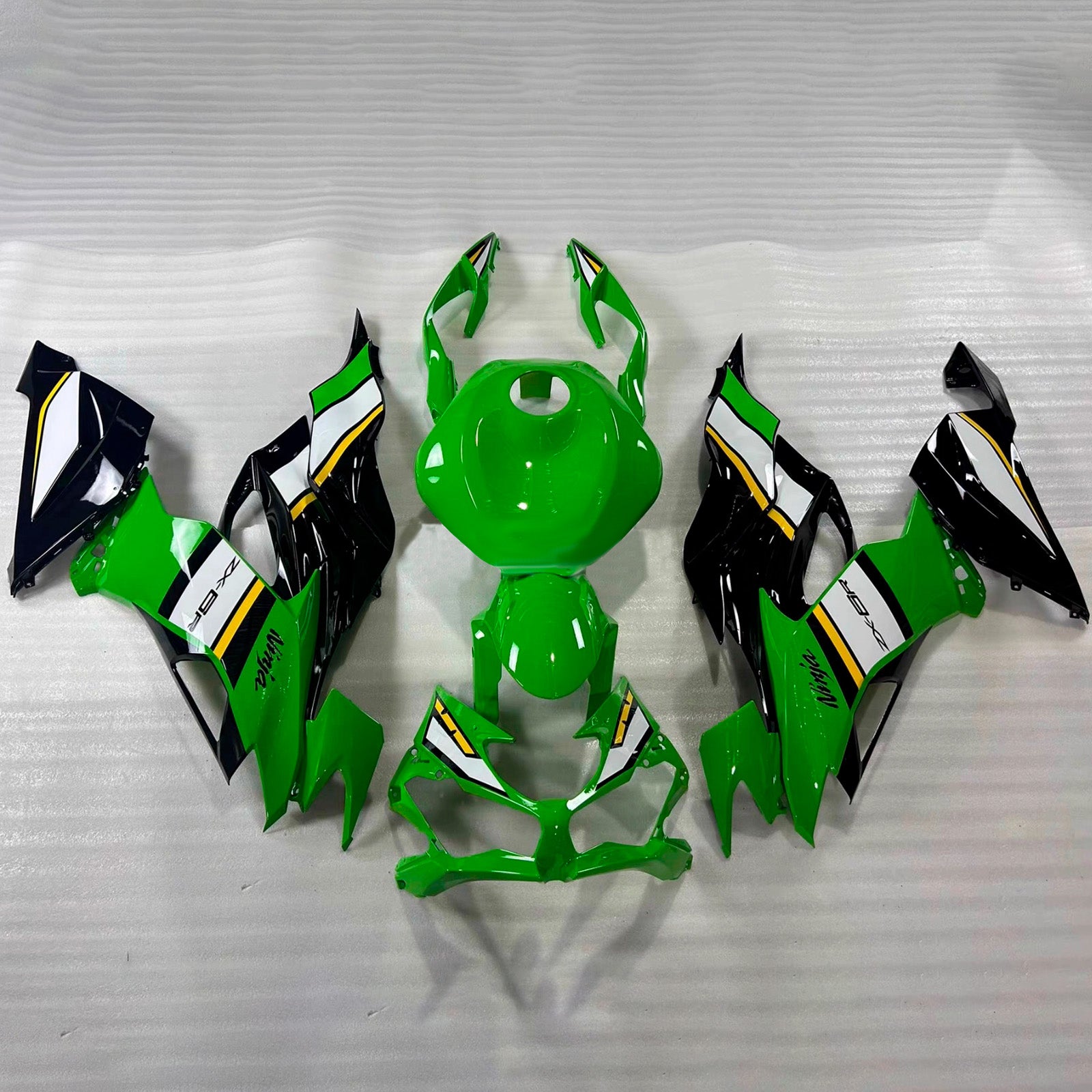 Amotopart 2024-2025 Kawasaki ZX-6R Green Black White Fairing Kit