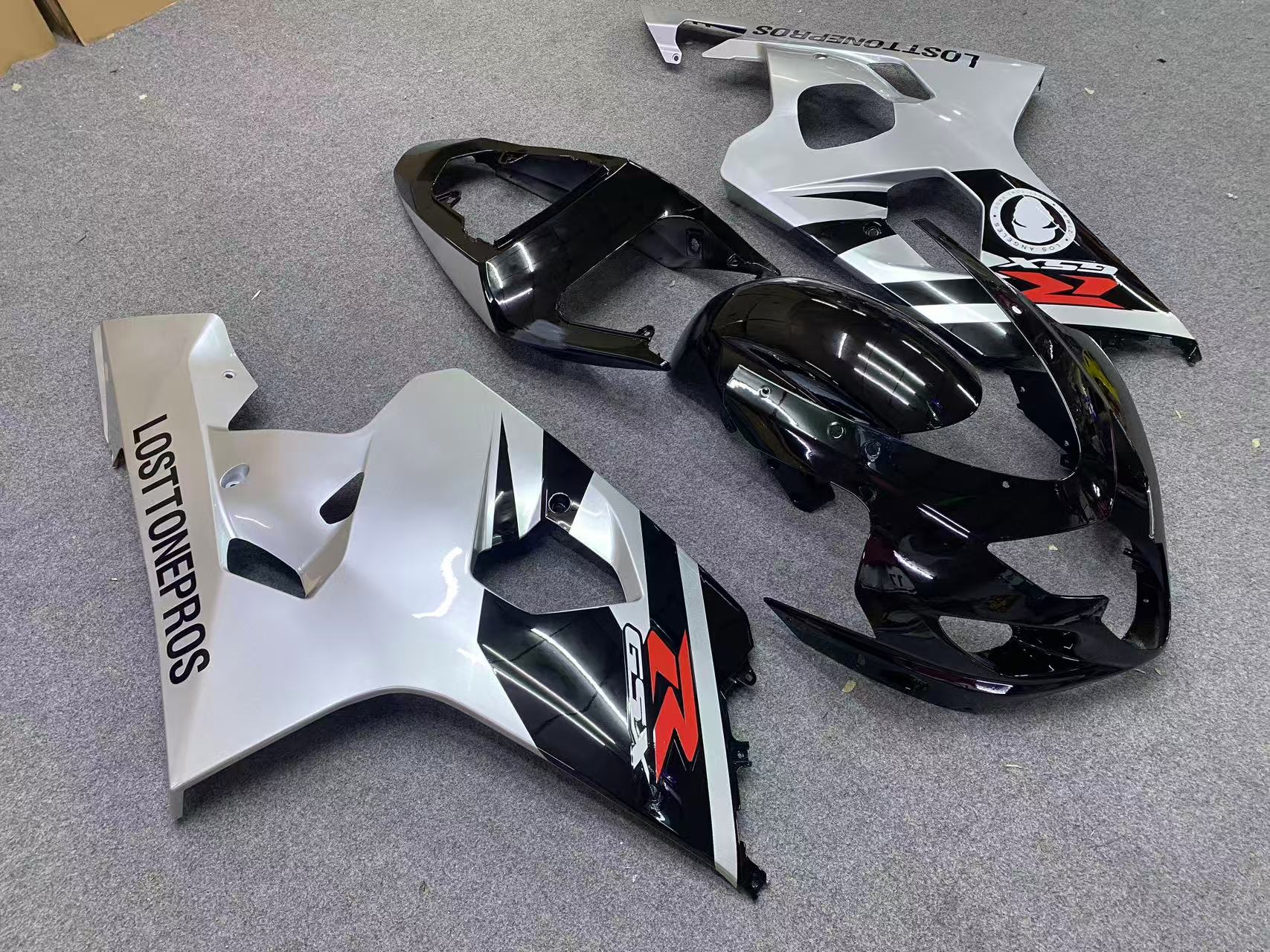 Amotopart 2004-2005 Suzuki GSXR600750 Fairing Black&Silver Kit