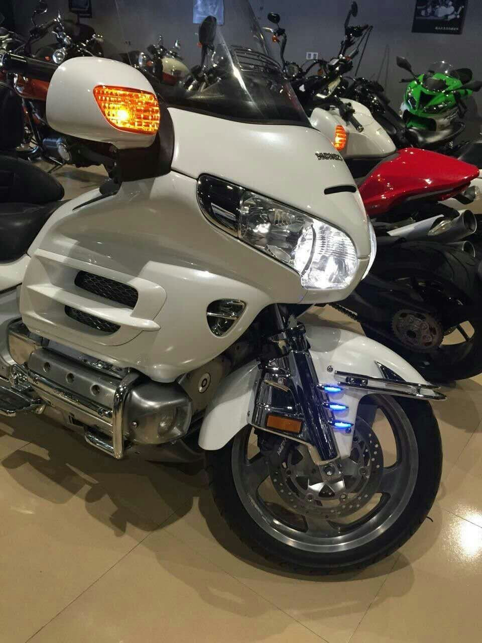 Beleuchtete vordere Kotflügel-Gabelturm-Akzente für Honda Gold Wing GL1800 2001-2011 CHR