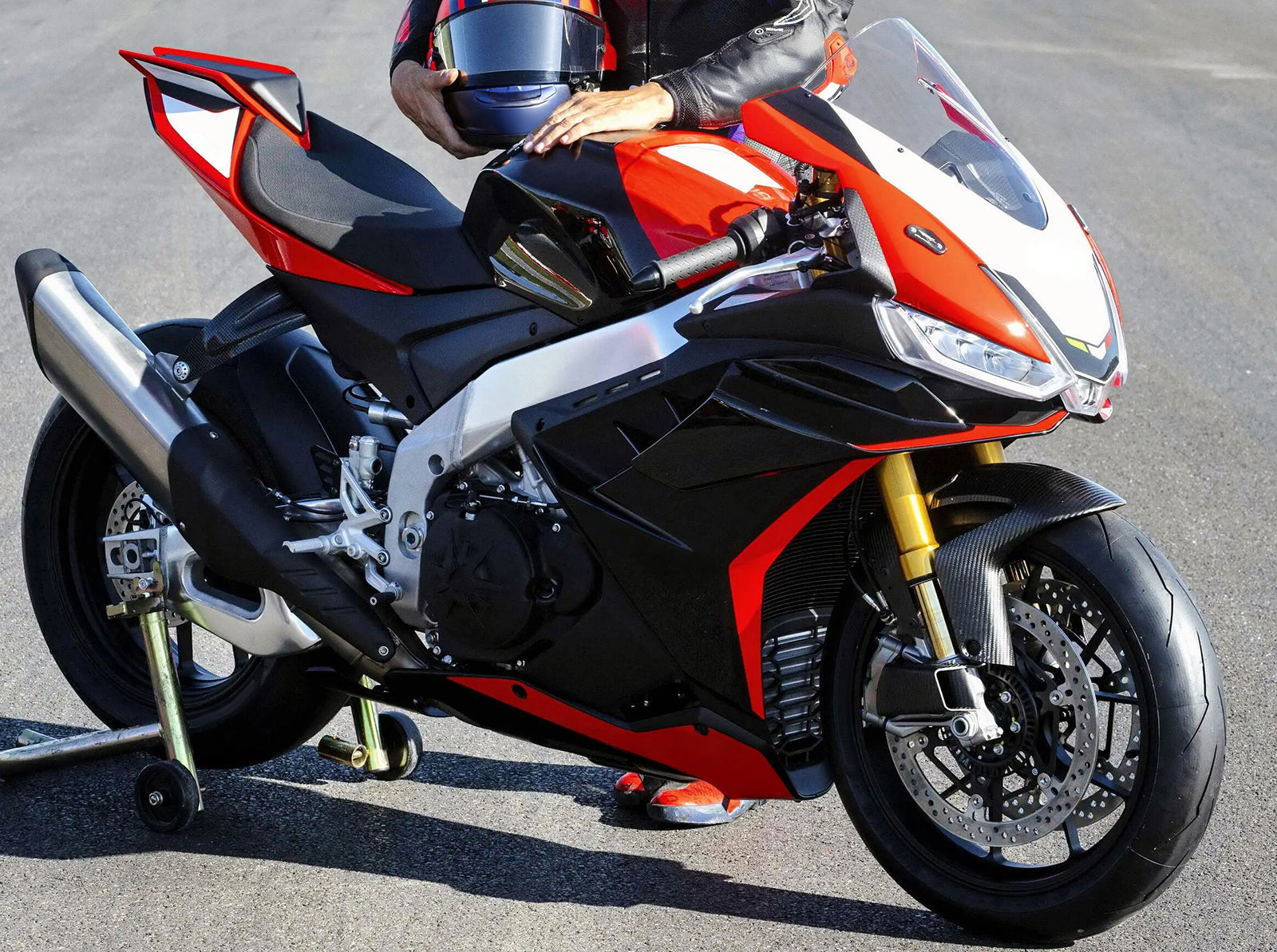 Amotopart 2022-2024 Aprilia RSV4 1100 Black Red White Fairing Kit