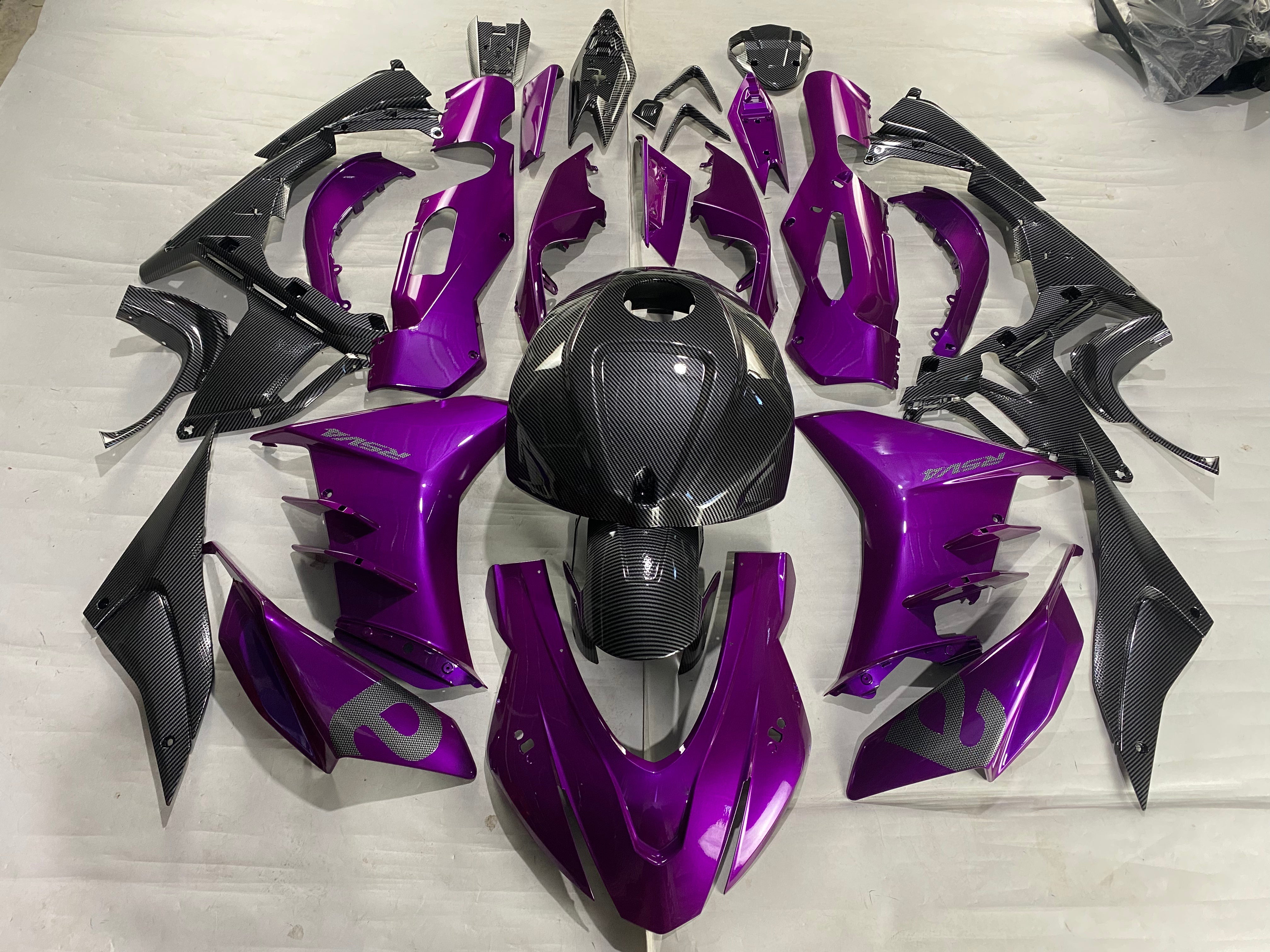 Amotopart 2022-2024 Aprilia RSV4 1100 Purple Carbon Fiber Pattern Fairing Kit