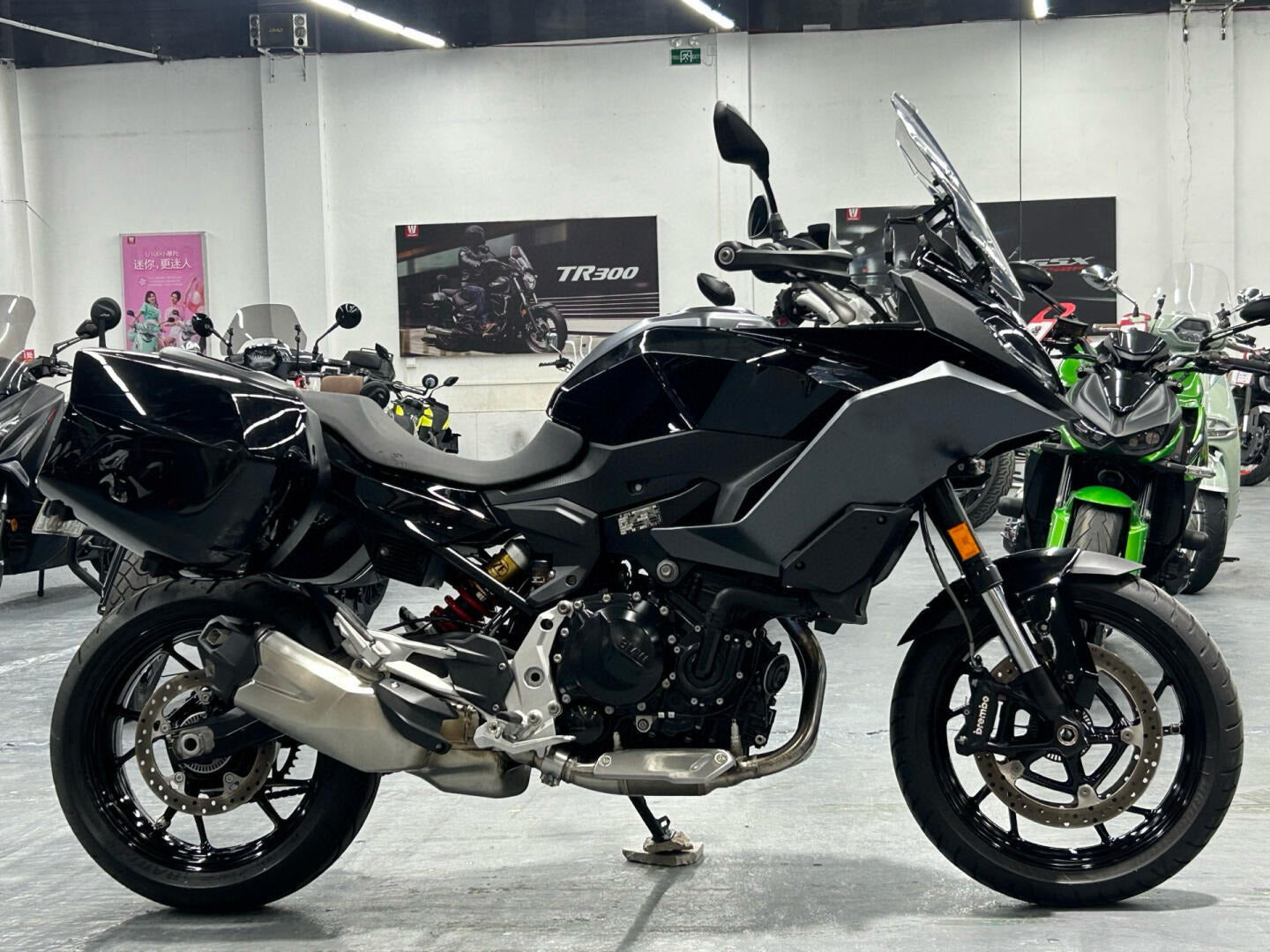 Amotopart 2021-2024 BMW F900XR Black Grey Fairing Kit