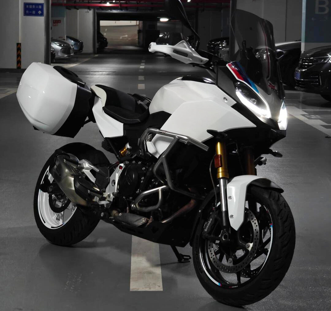 Amotopart 2021-2024 BMW F900XR Gold Grey Fairing Kit