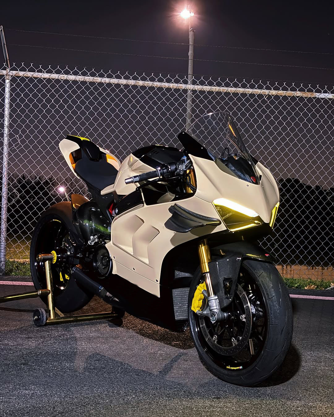 Amotopart Ducati 20–21 Panigale V4 V4S Gelbes Verkleidungsset